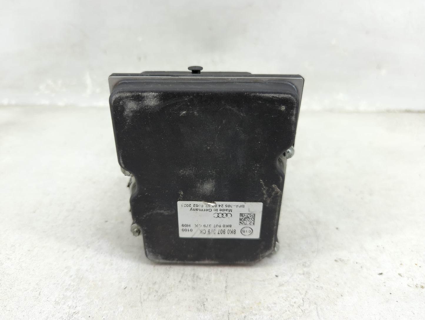 2013 Audi A4 ABS Pump Control Module Replacement P/N:8K0 907 379 CK 0 265 952 061 Fits OEM Used Auto Parts - Oemusedautopart