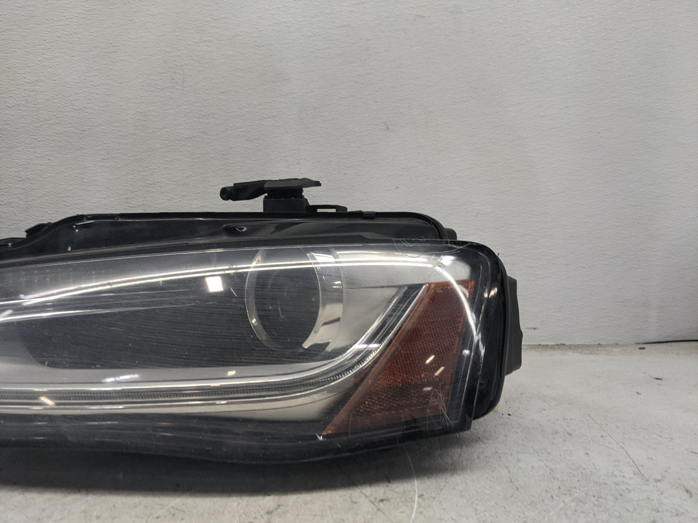 2013 Audi A4 Headlight Ballast Head Light - Oemusedautoparts1.com