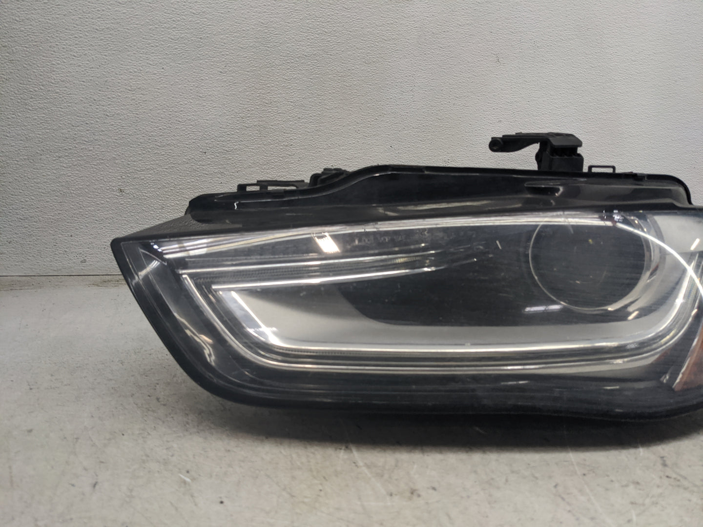 2013 Audi A4 Headlight Ballast Head Light - Oemusedautoparts1.com