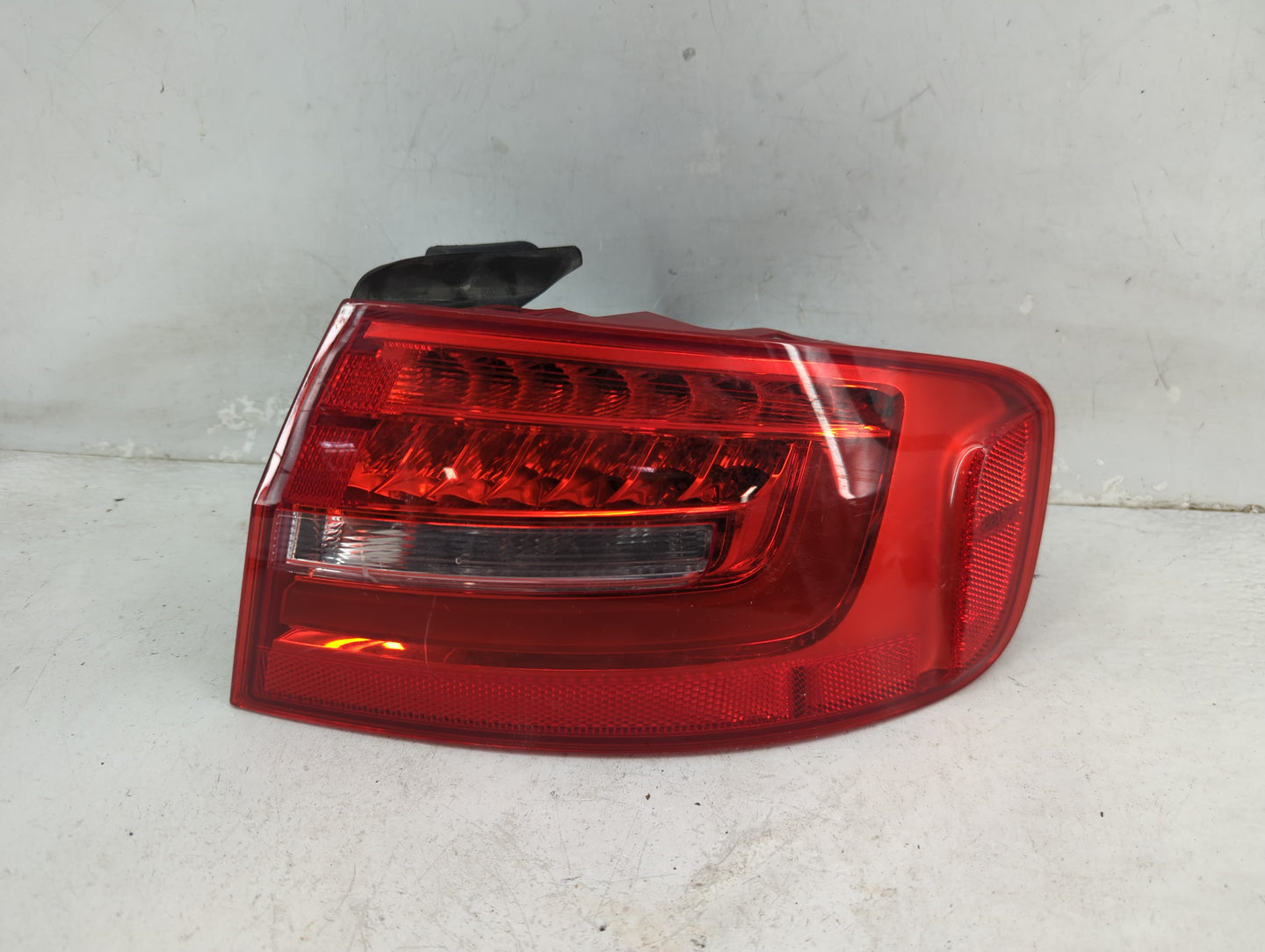 2013-2016 Audi A4 Tail Light Assembly Passenger Right OEM P/N:181.172 Fits Fits 2013 2014 2015 2016 OEM Used Auto Parts - Oe