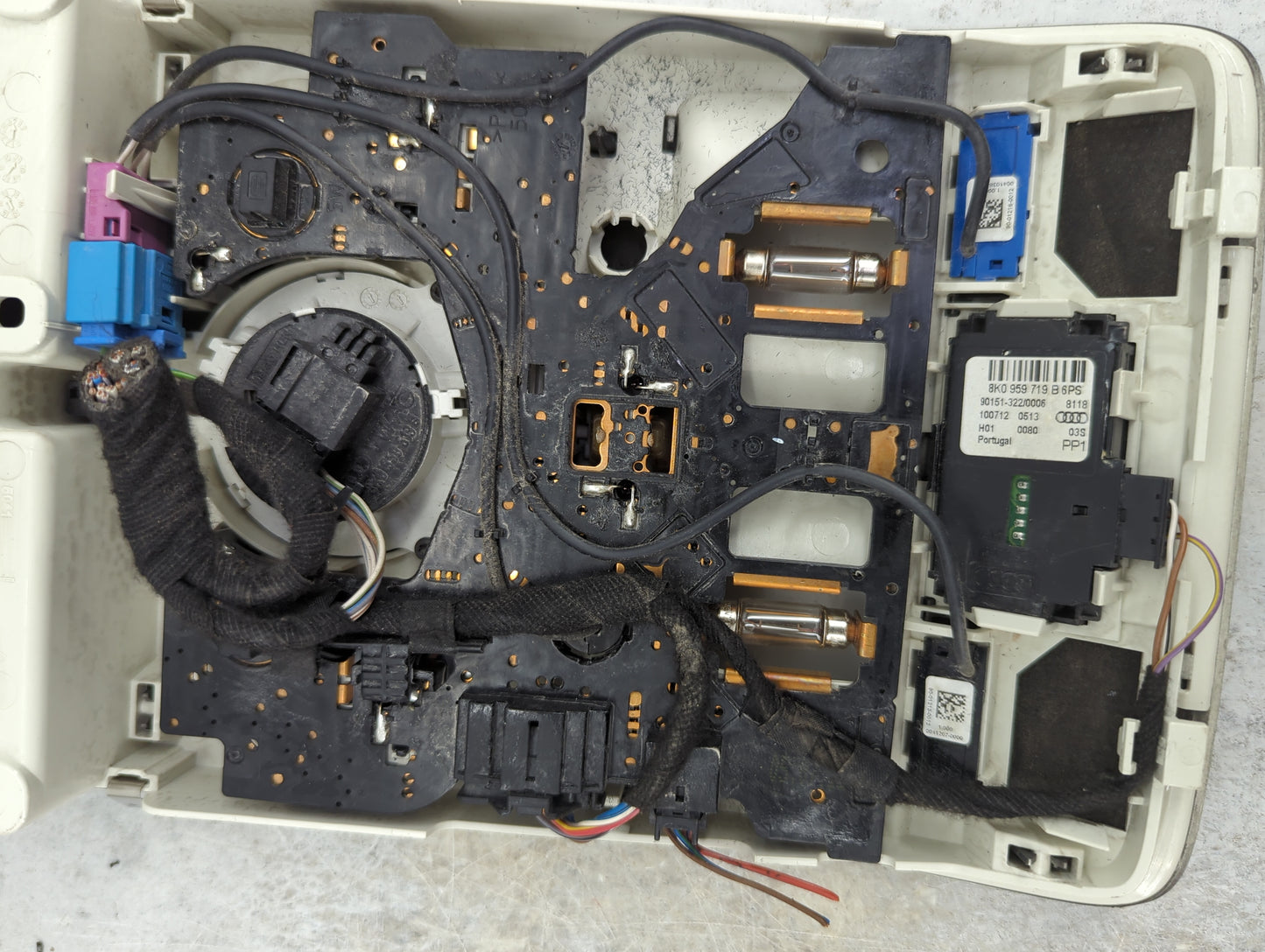 2013-2015 Audi A4 Overhead Roof Console Black - Oemusedautoparts1.com