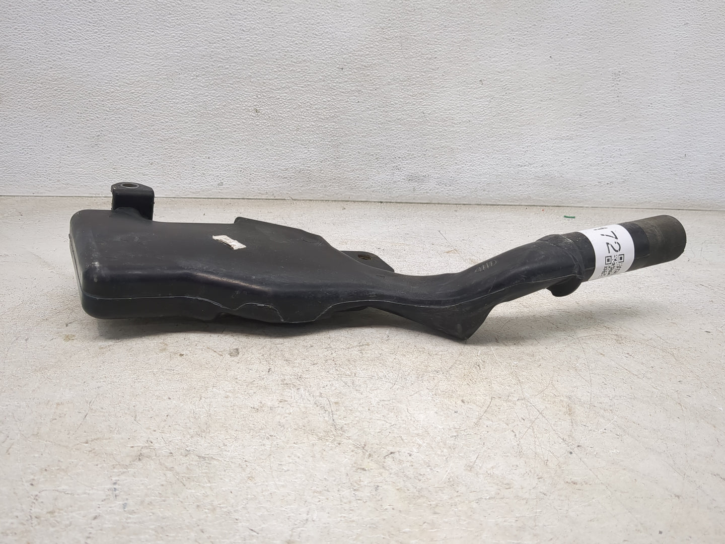 2009-2016 Audi A4 Windshield Washer Fluid Reservoir Bottle 1466172 - Oemusedautoparts1.com