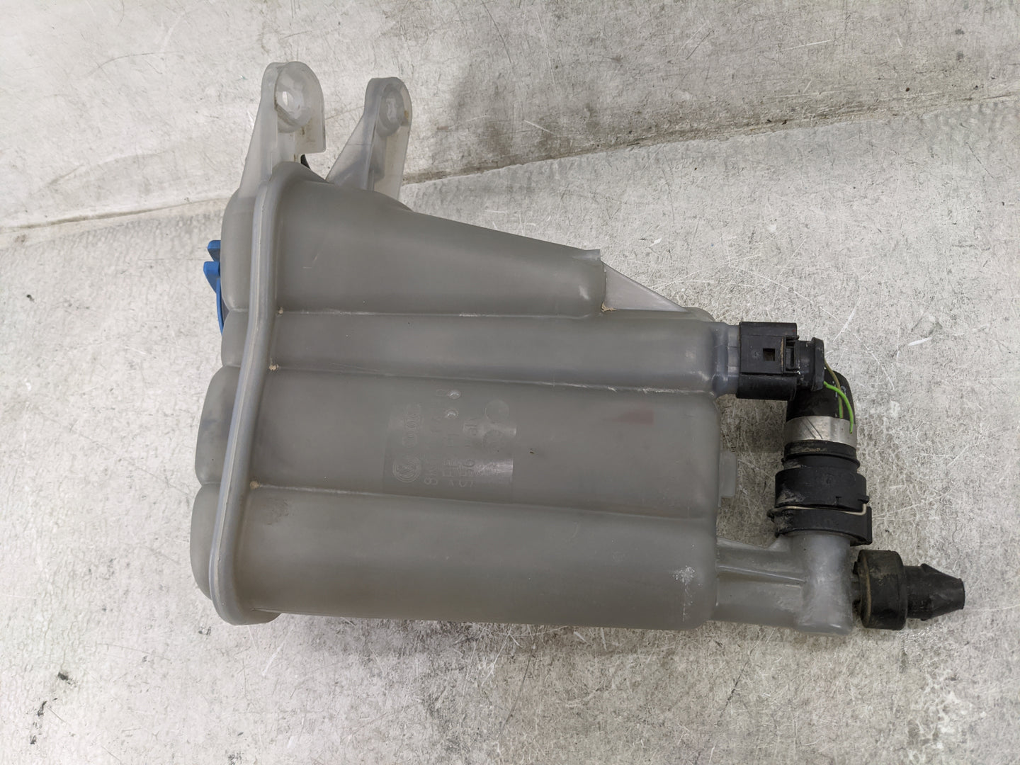 2013-2016 Audi A4 Radiator Coolant Overflow Expansion Tank Bottle 1477092 - Oemusedautoparts1.com