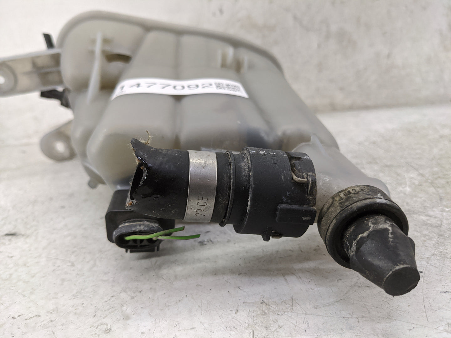 2013-2016 Audi A4 Radiator Coolant Overflow Expansion Tank Bottle 1477092 - Oemusedautoparts1.com
