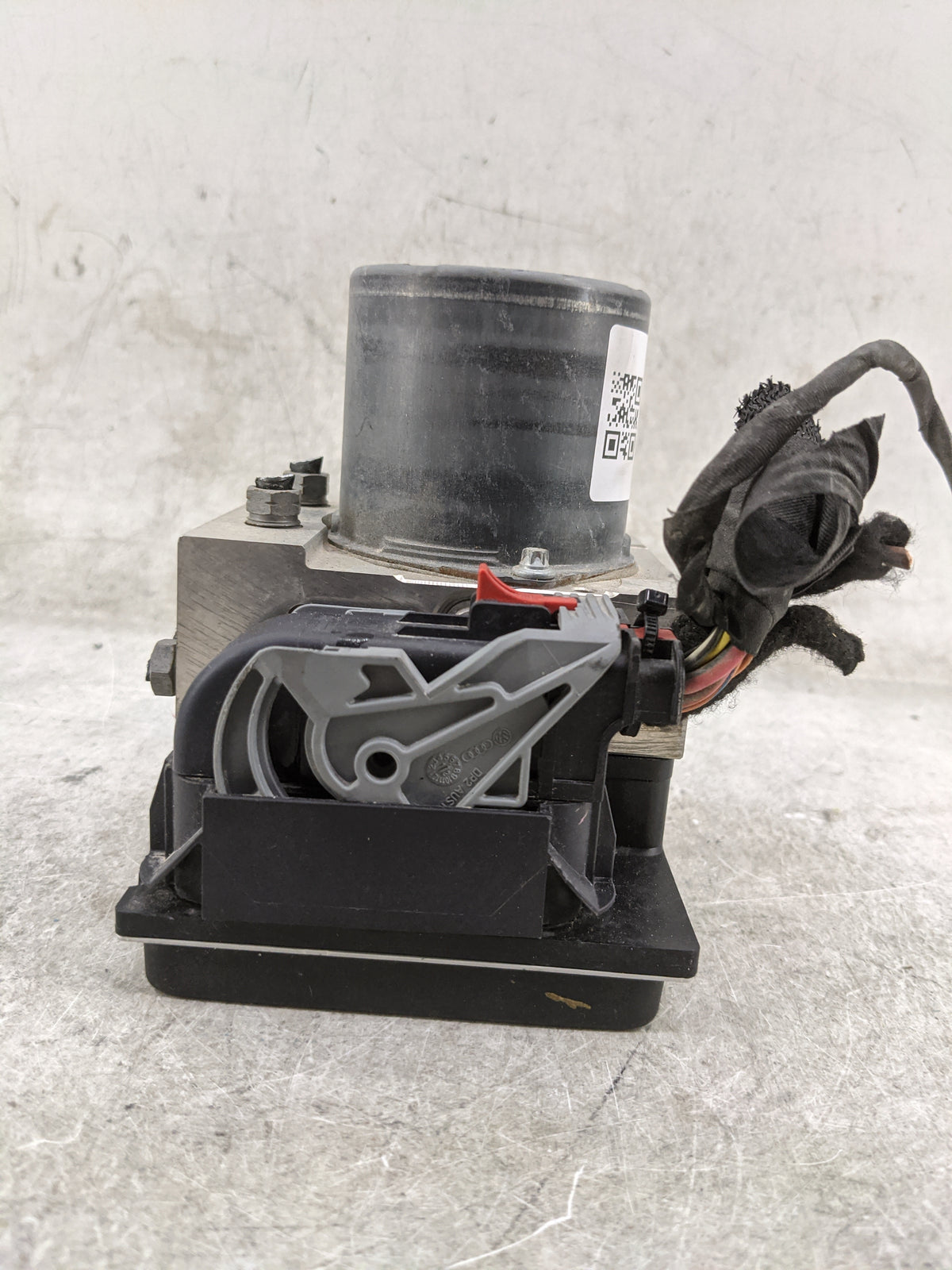 2013 Audi A4 Anti-Lock Brake ABS Pump Module Actuator OEM P/N:8K0907379CH 0265239348, 8K0614517GH, 0265952062 Fits OEM Used 