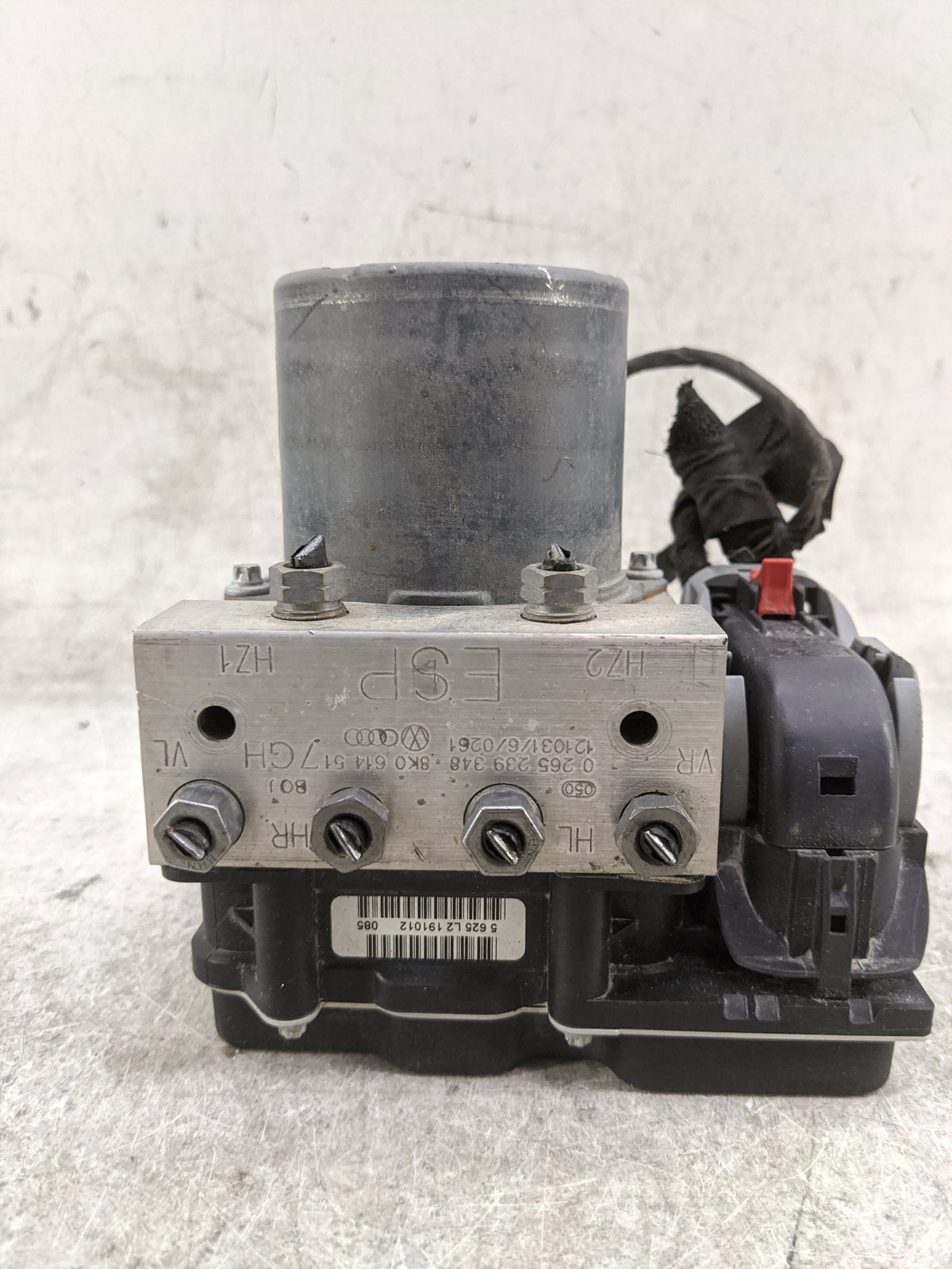 2013 Audi A4 Anti-Lock Brake ABS Pump Module Actuator OEM P/N:8K0907379CH 0265239348, 8K0614517GH, 0265952062 Fits OEM Used 