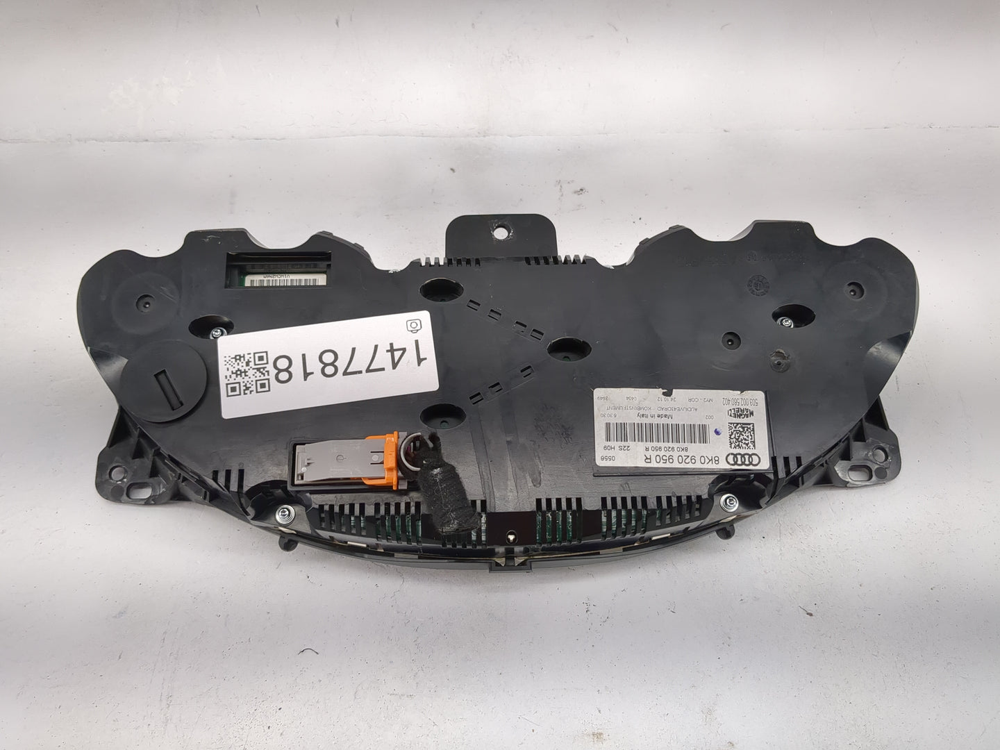 2013-2016 Audi A4 Instrument Cluster Speedometer Gauges P/N:8K0920950R 503002560402 Miles: Fits Fits 2013 2014 2015 2016 OEM