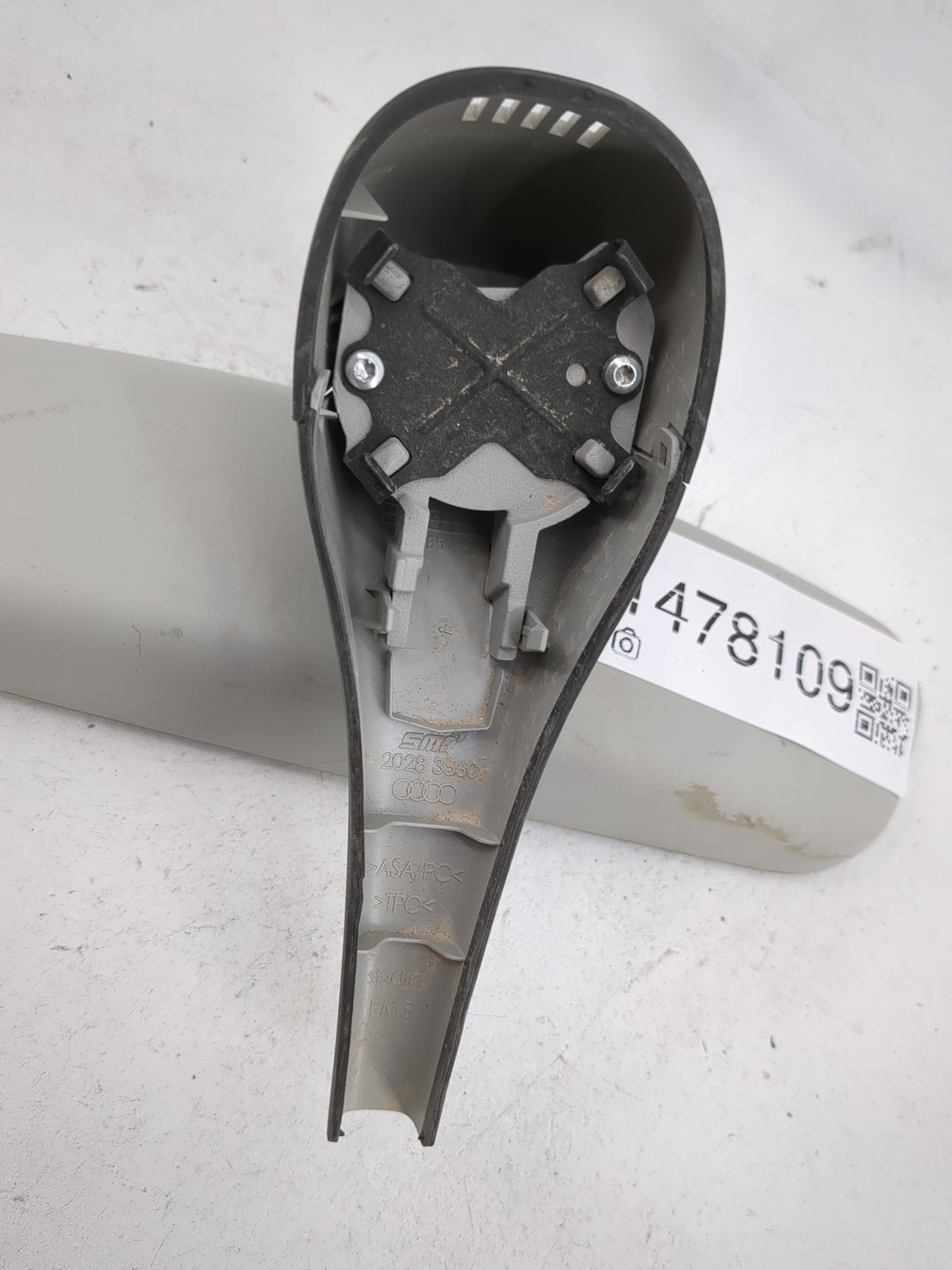 2013 Audi A4 Interior Rear View Mirror Replacement OEM P/N:8T0857511J 021217, E1021217 Fits OEM Used Auto Parts - Oemusedaut