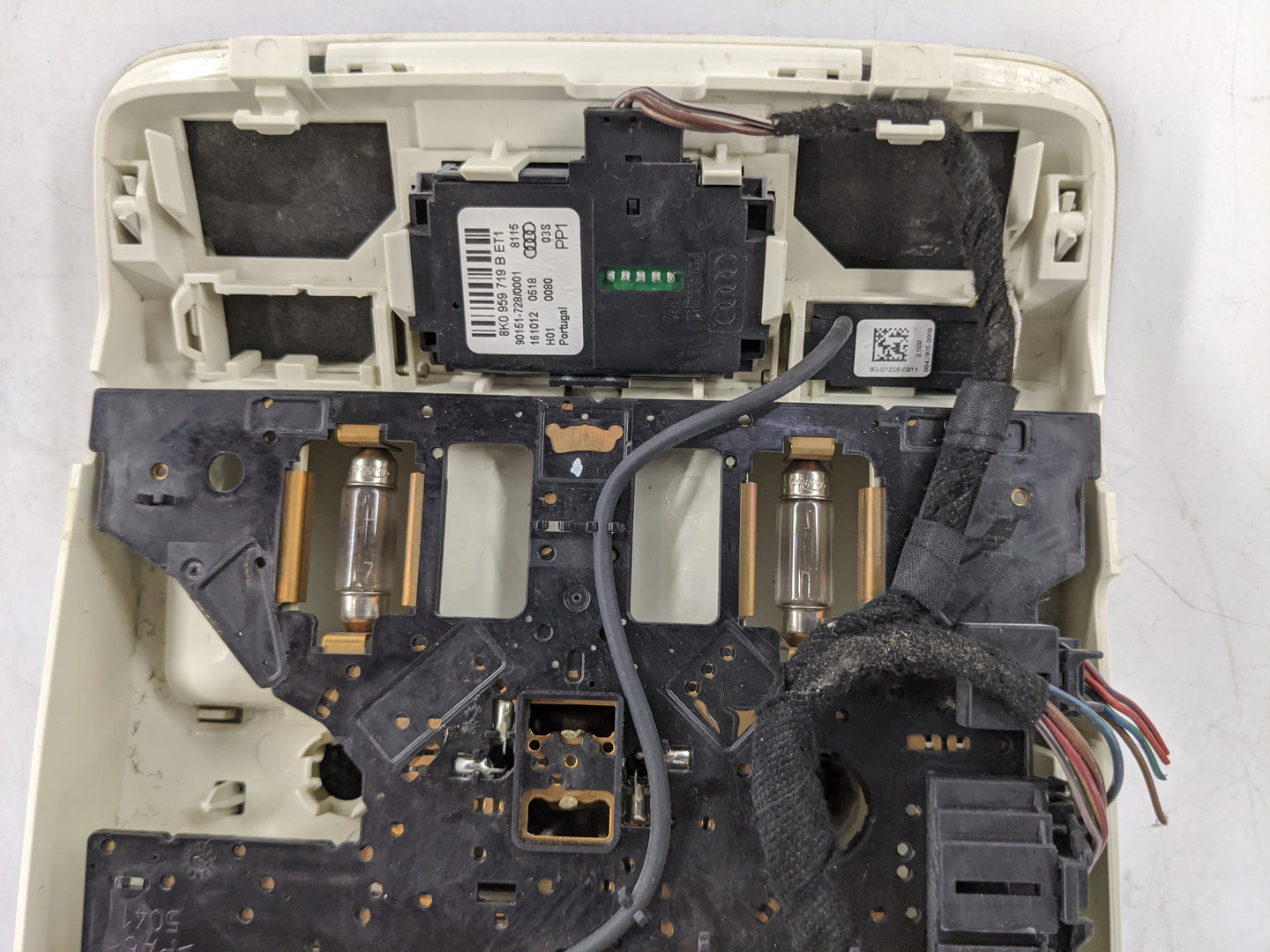 2013-2015 Audi A4 Overhead Roof Console 1478213 - Oemusedautoparts1.com