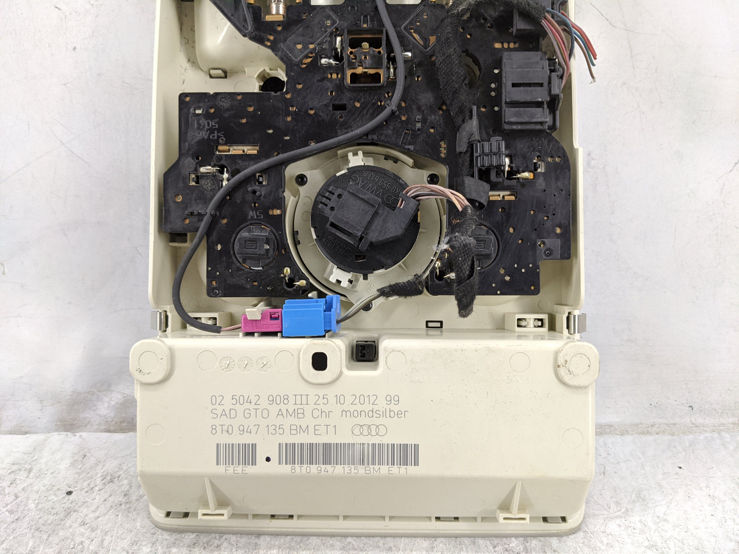 2013-2015 Audi A4 Overhead Roof Console 1478213 - Oemusedautoparts1.com