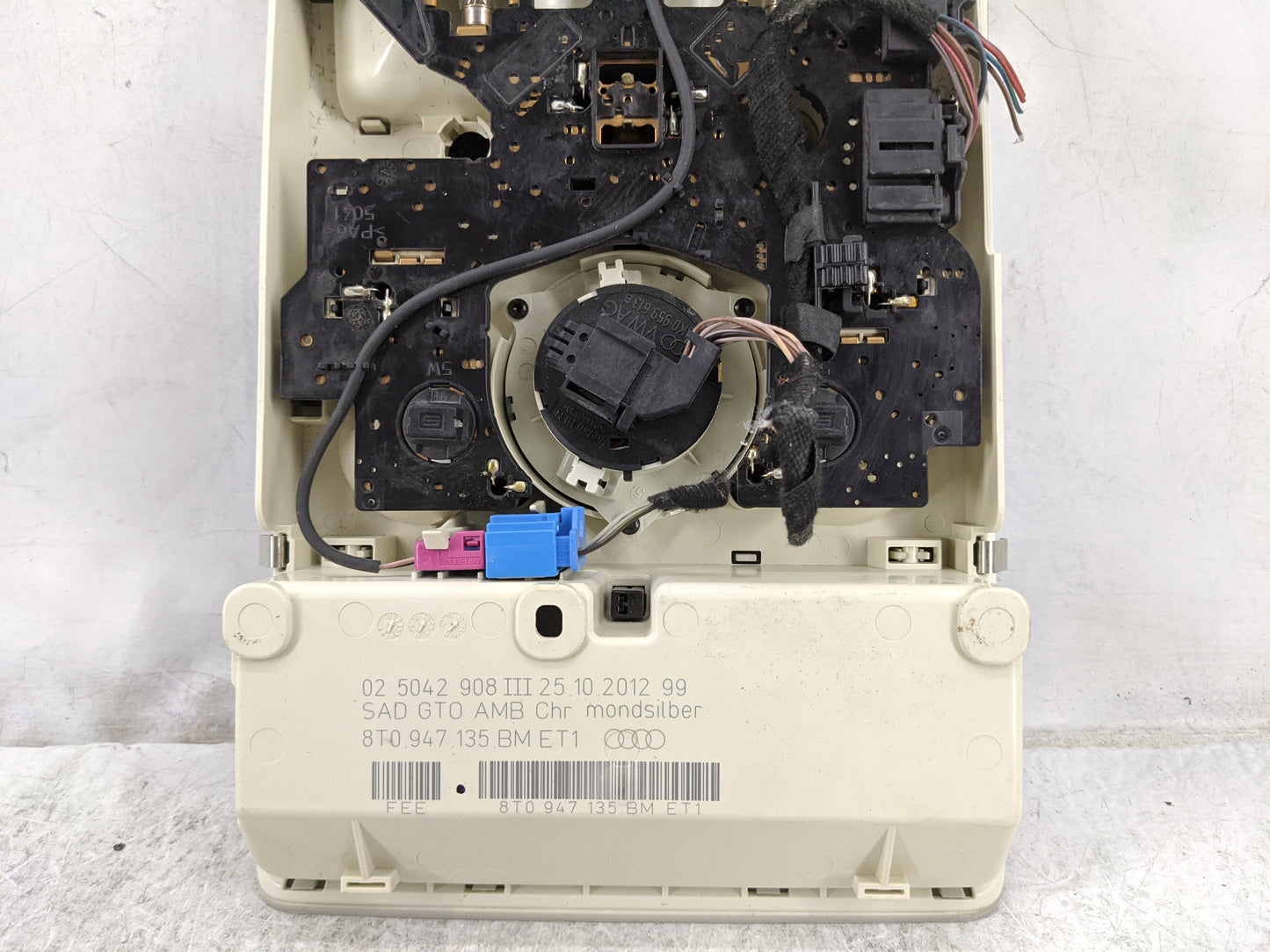 2013-2015 Audi A4 Overhead Roof Console 1478213 - Oemusedautoparts1.com