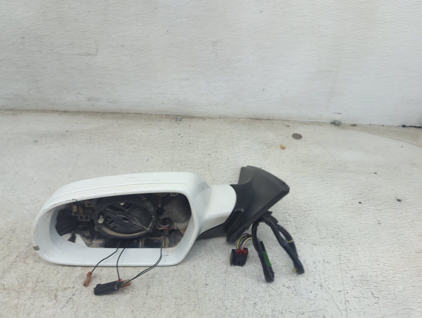 2010-2016 Audi A4 Driver Side View Mirror - Left Door Mirror OEM Used - Oemusedautoparts1.com