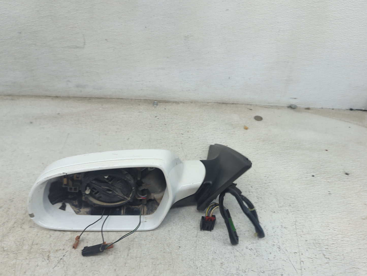 2010-2016 Audi A4 Driver Side View Mirror - Left Door Mirror OEM Used - Oemusedautoparts1.com