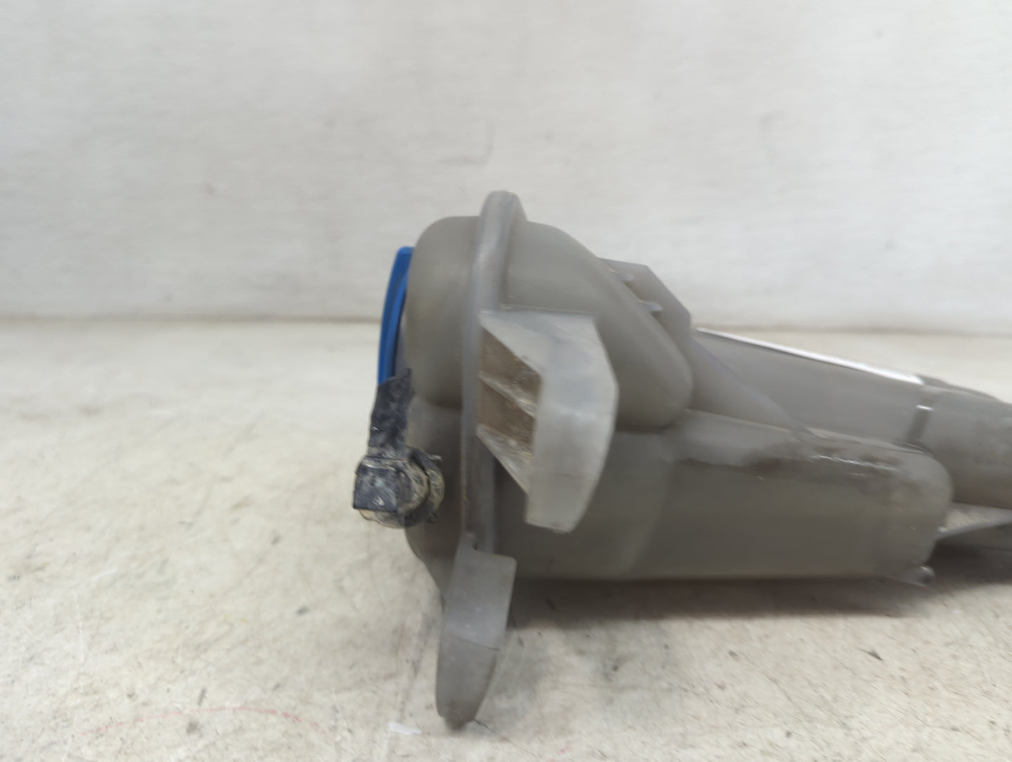 2013-2016 Audi A4 Radiator Coolant Overflow Expansion Tank Bottle 1478828 - Oemusedautoparts1.com