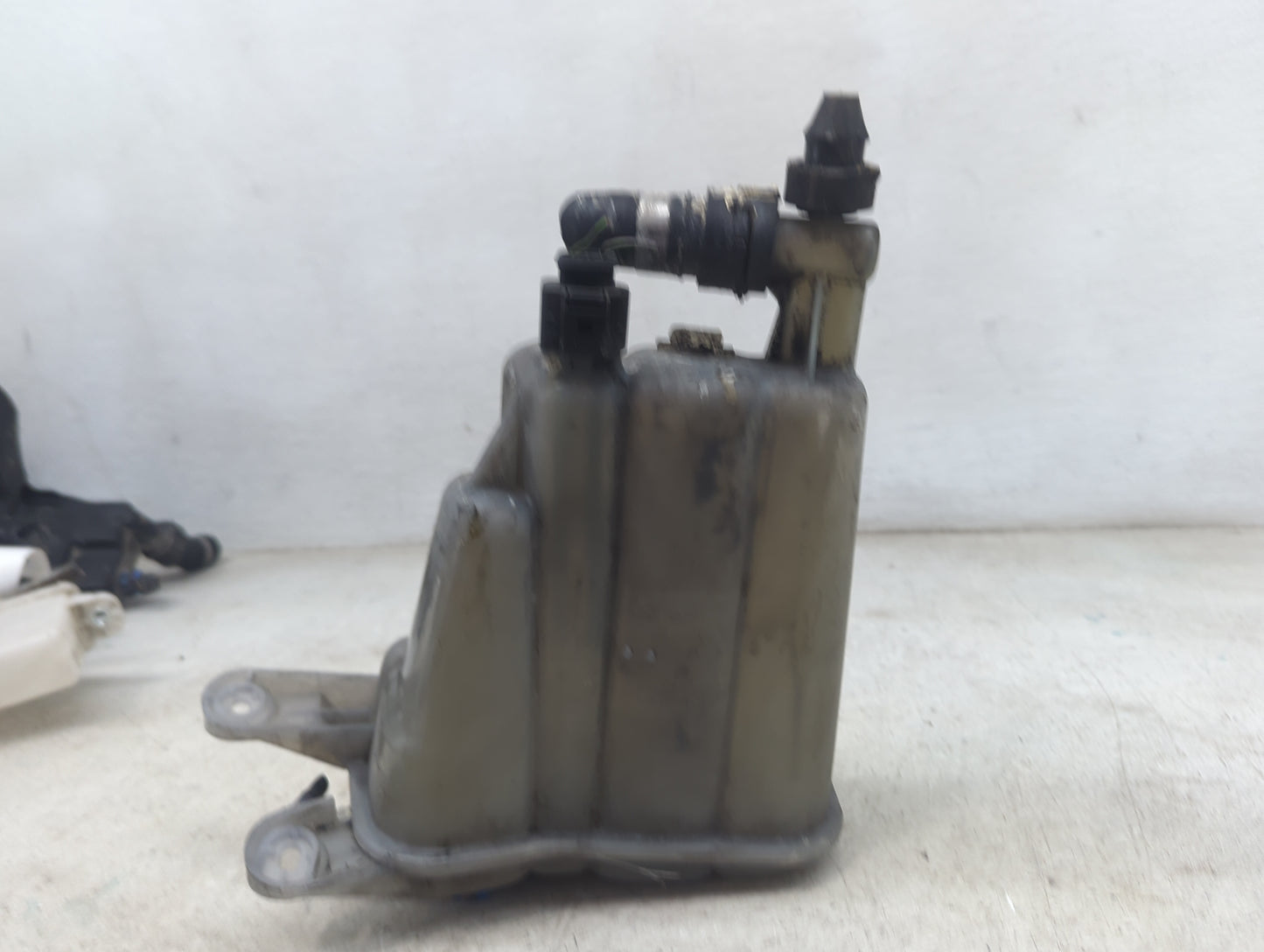 2013-2016 Audi A4 Radiator Coolant Overflow Expansion Tank Bottle 1478828 - Oemusedautoparts1.com