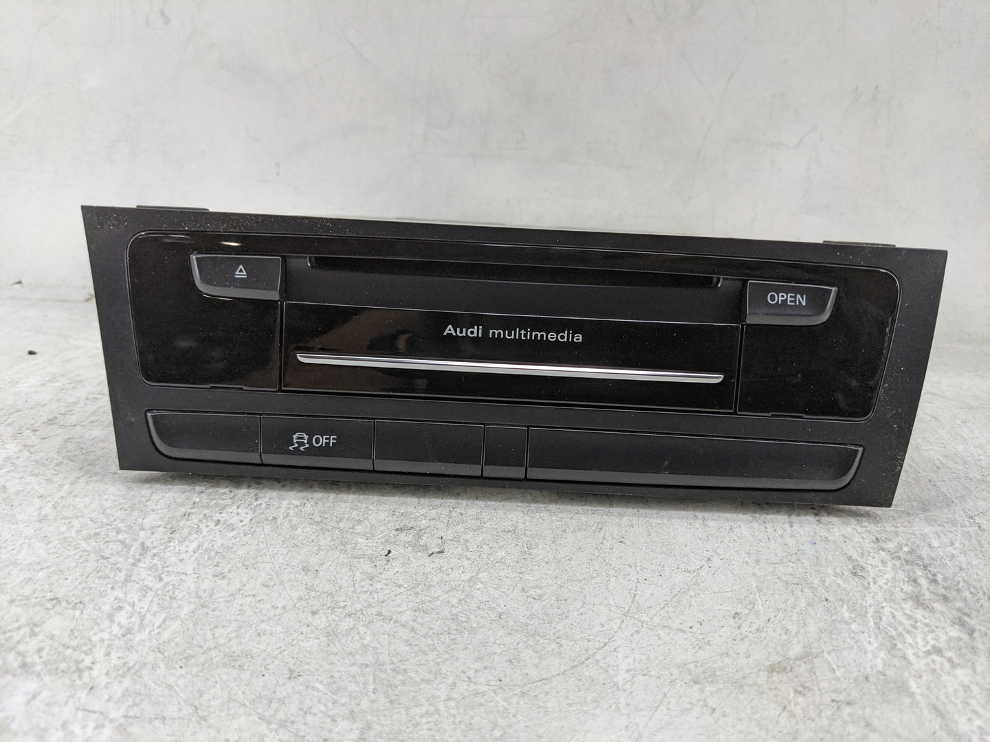 2011 Audi A4 Radio AM FM Cd Player Receiver Replacement P/N:8R1035746D 8R1 035 746 D H40 Fits OEM Used Auto Parts - Oemuseda