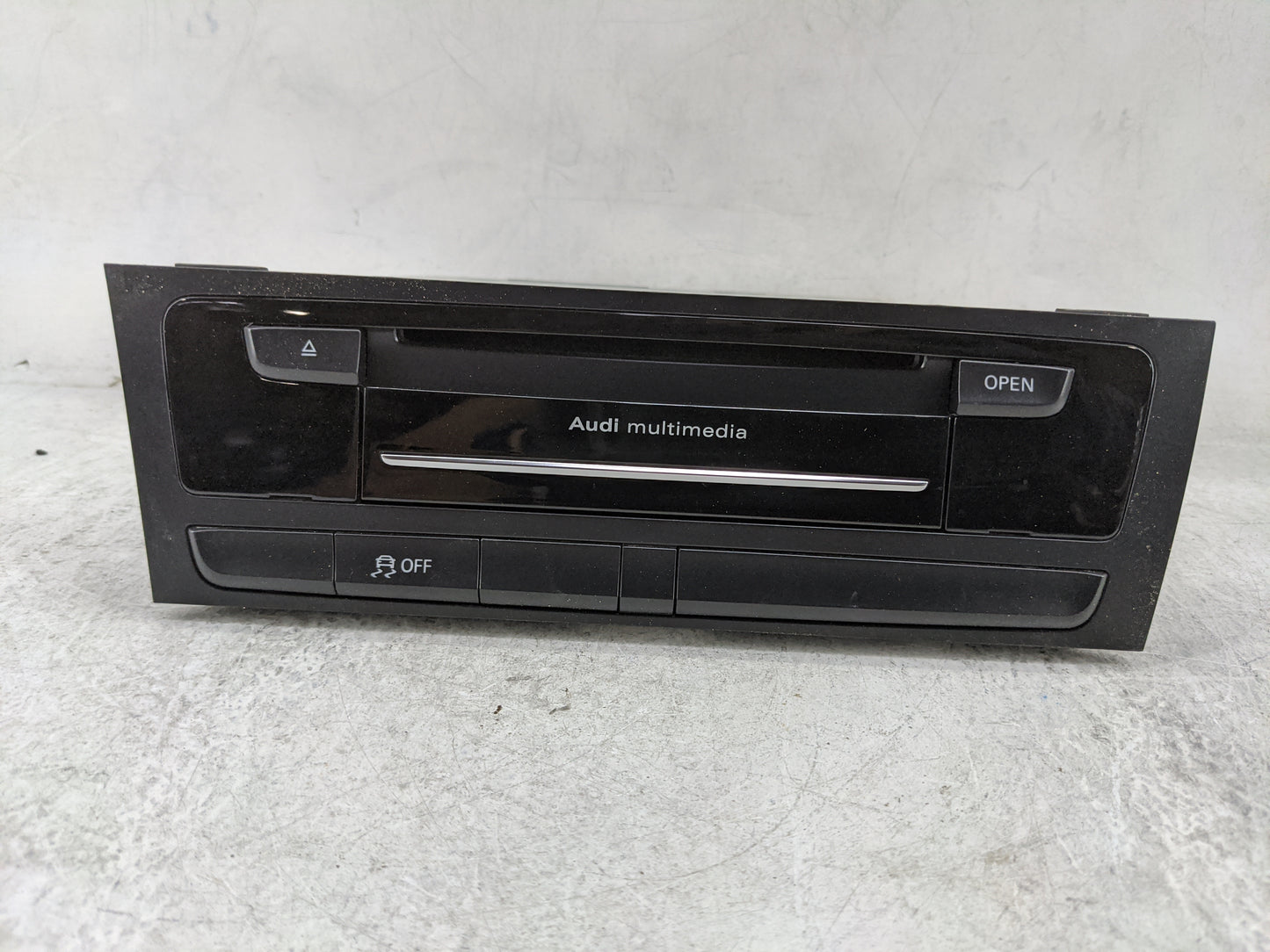 2011 Audi A4 Radio AM FM Cd Player Receiver Replacement P/N:8R1035746D 8R1 035 746 D H40 Fits OEM Used Auto Parts - Oemuseda