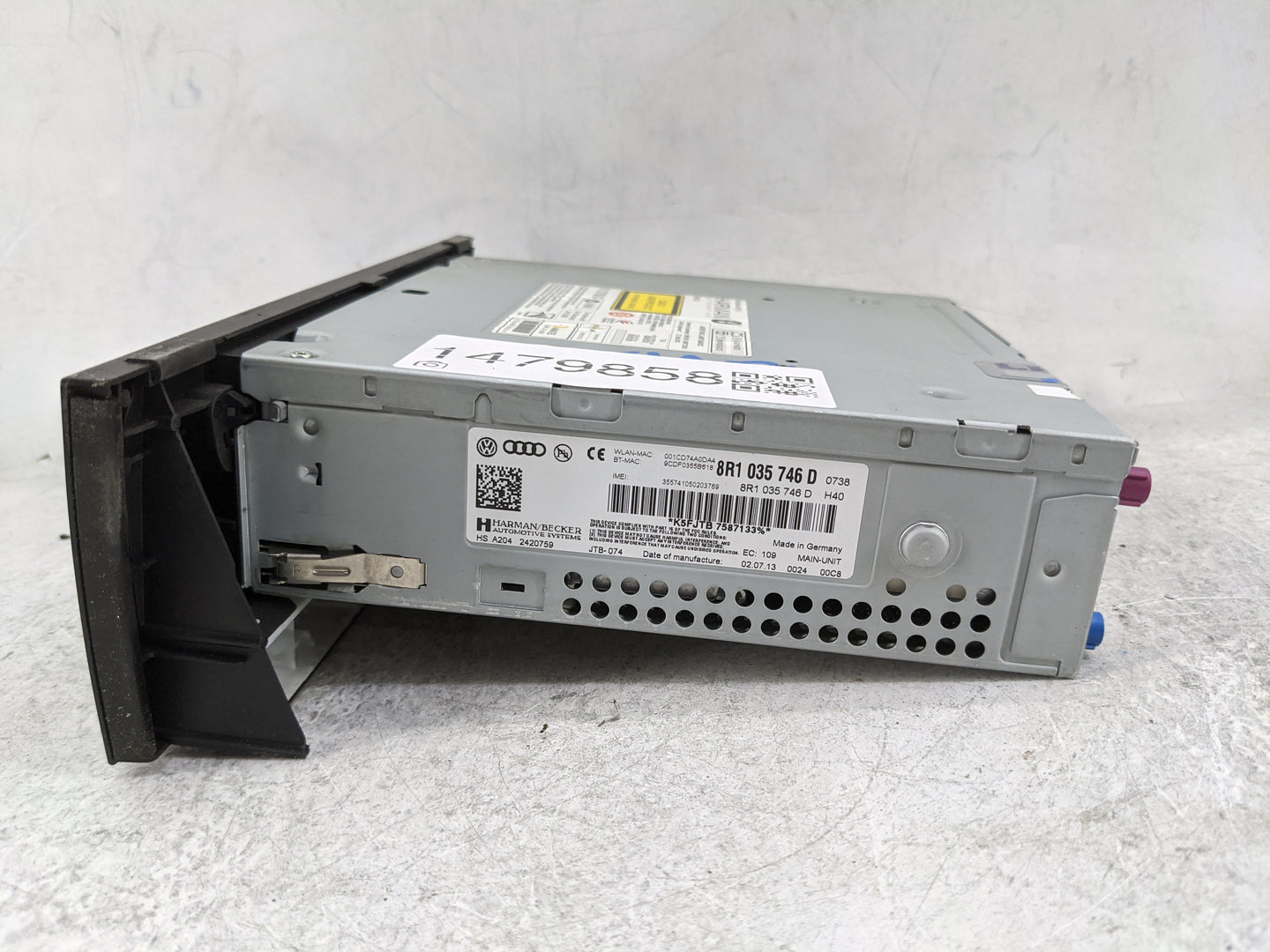 2011 Audi A4 Radio AM FM Cd Player Receiver Replacement P/N:8R1035746D 8R1 035 746 D H40 Fits OEM Used Auto Parts - Oemuseda