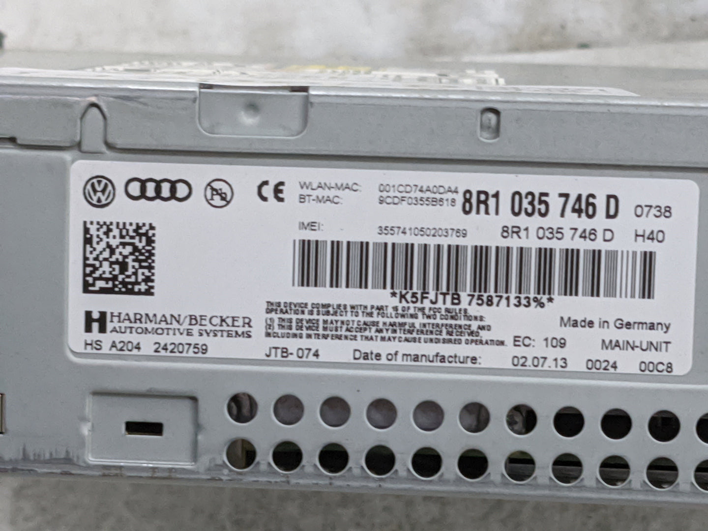 2011 Audi A4 Radio AM FM Cd Player Receiver Replacement P/N:8R1035746D 8R1 035 746 D H40 Fits OEM Used Auto Parts - Oemuseda