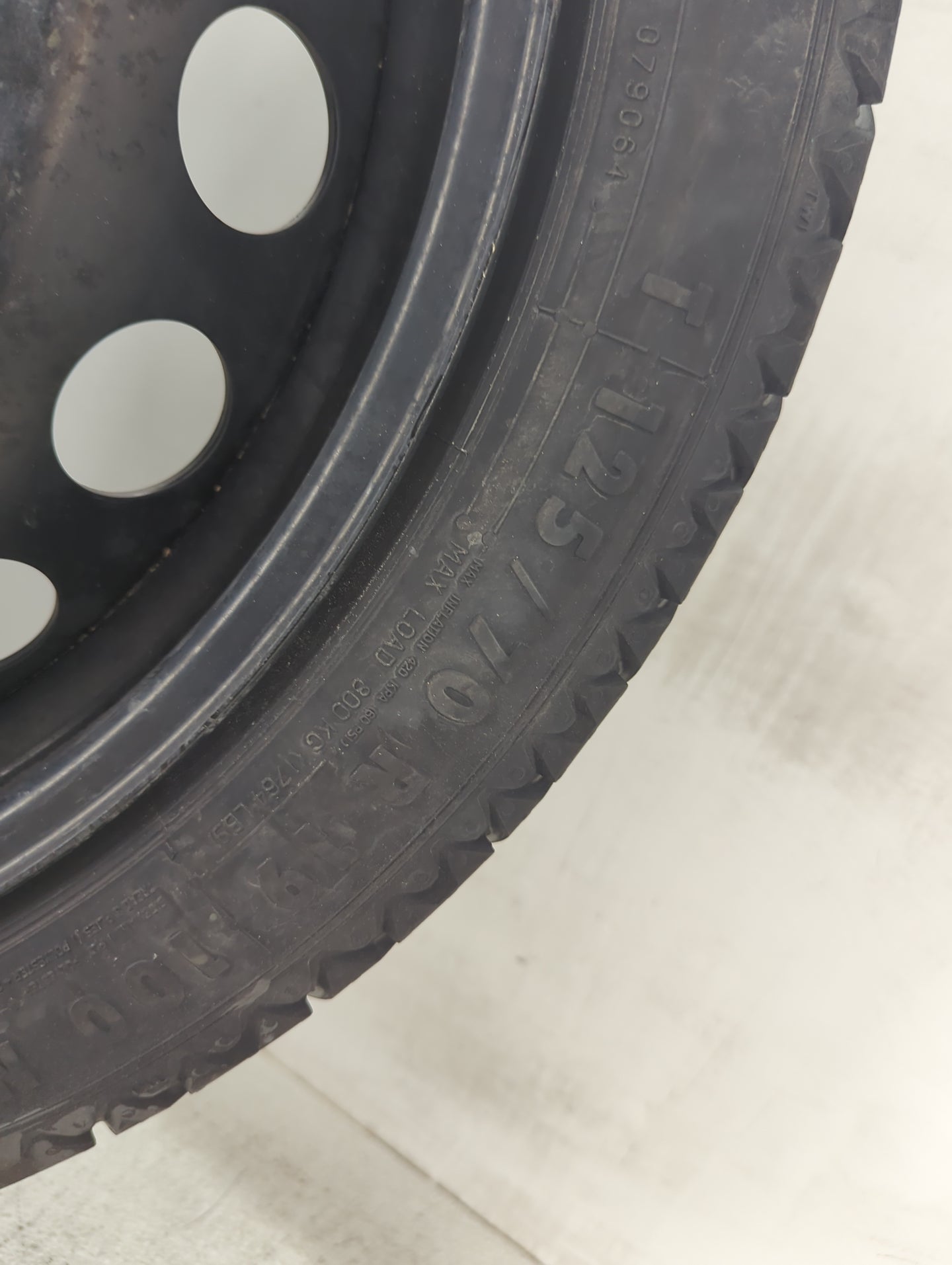 2009-2016 Audi A4 Spare Donut Tire Wheel Rim Oem 1486942 - Oemusedautoparts1.com