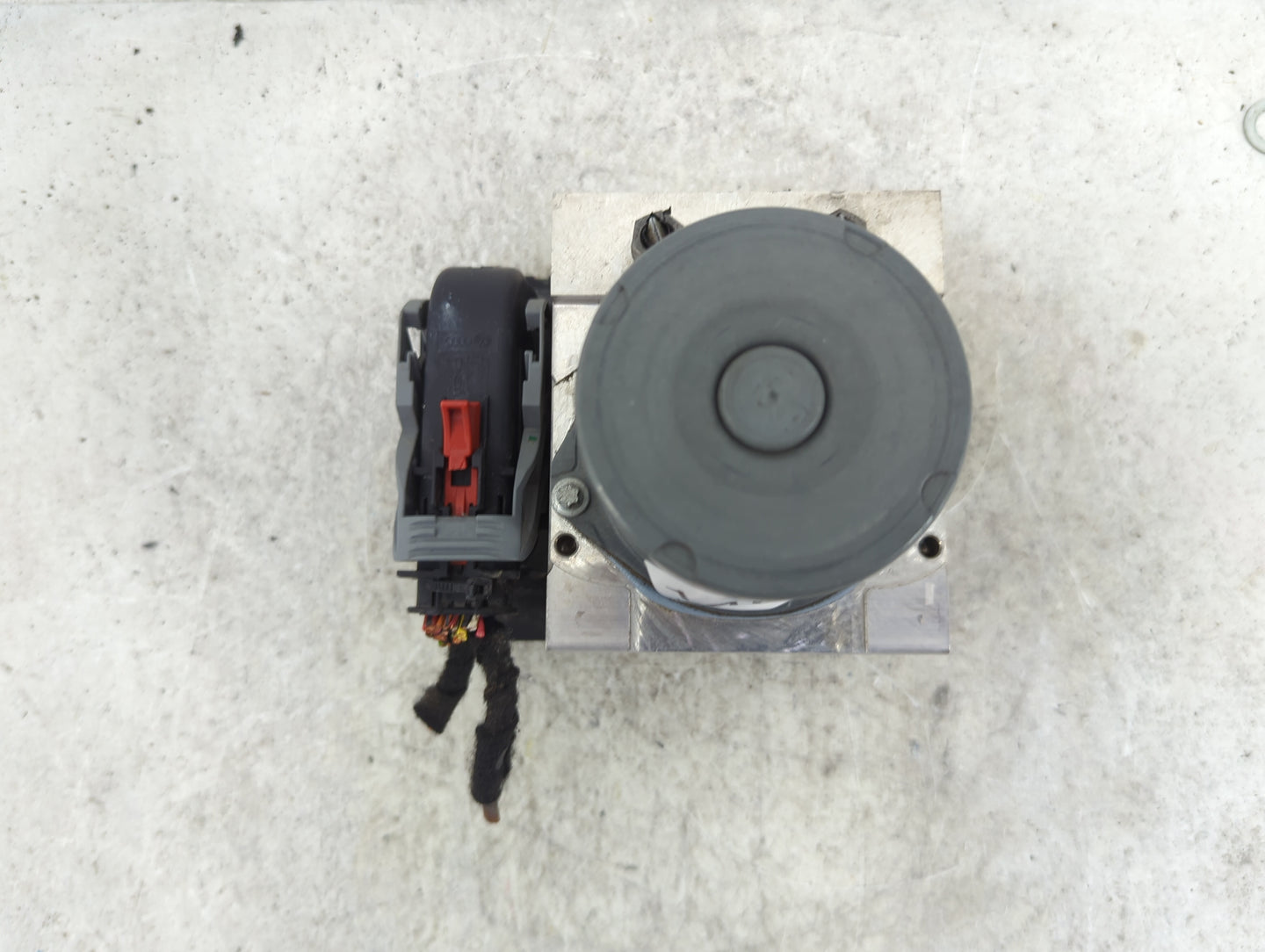 2013 Audi A4 ABS Pump Control Module Replacement P/N:8K0 907 379 CH 8K0 614 517 GH, 0 265 235 348, 0 265 952 662, 30208 T230