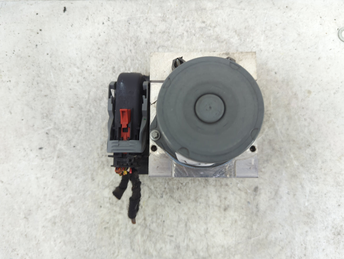 2013 Audi A4 ABS Pump Control Module Replacement P/N:8K0 907 379 CH 8K0 614 517 GH, 0 265 235 348, 0 265 952 662, 30208 T230