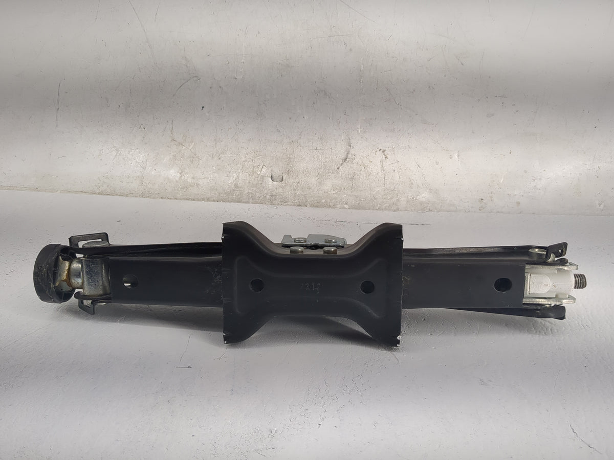 2013 Audi A4 Spare Scissor Car Jack 1500115 - Oemusedautoparts1.com