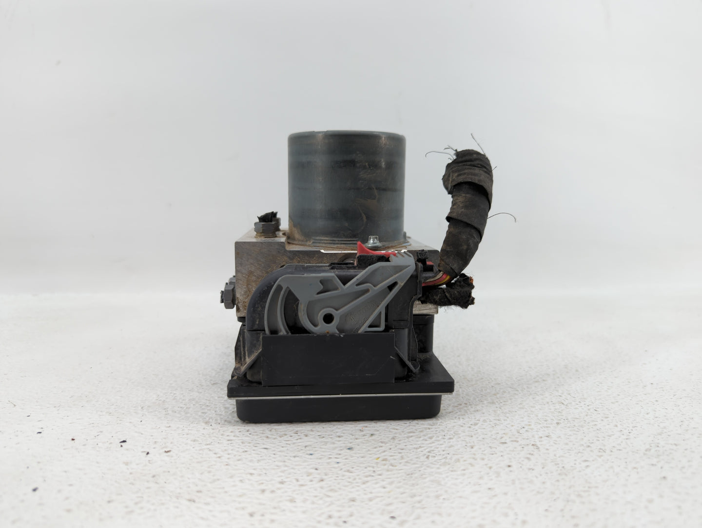 2013 Audi A4 ABS Pump Control Module Replacement P/N:8K0 614 517GM 8K0 907 379 CK Fits OEM Used Auto Parts - Oemusedautopart