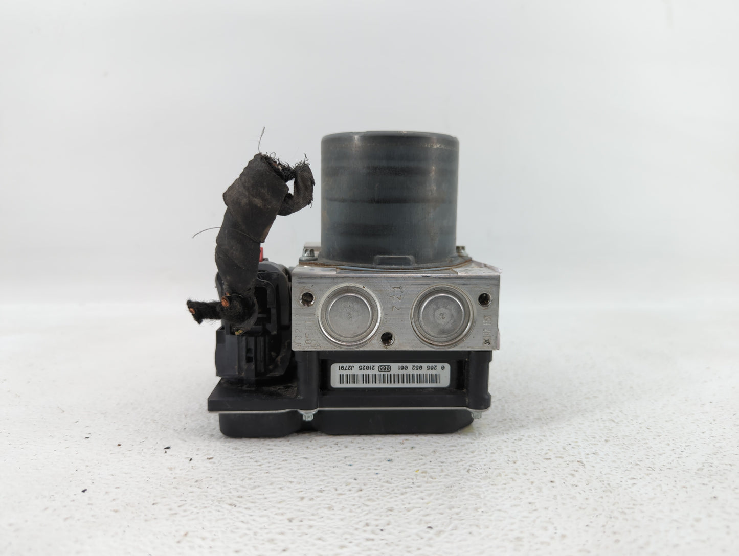 2013 Audi A4 ABS Pump Control Module Replacement P/N:8K0 614 517GM 8K0 907 379 CK Fits OEM Used Auto Parts - Oemusedautopart