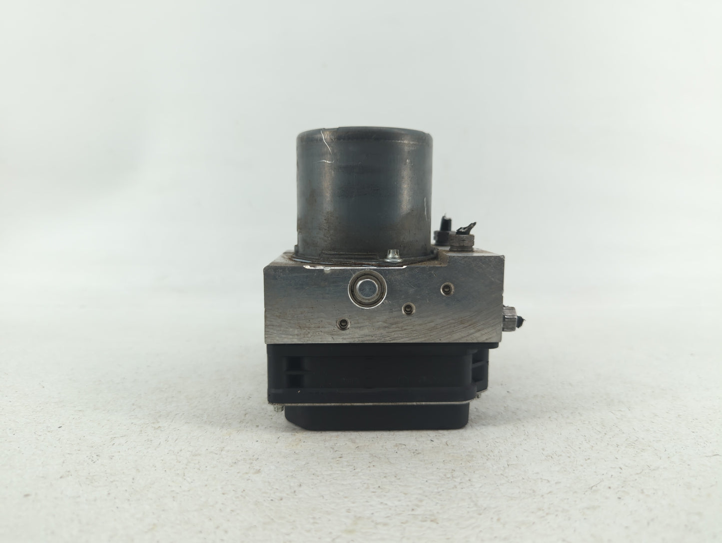 2013 Audi A4 ABS Pump Control Module Replacement P/N:8K0 614 517GM 8K0 907 379 CK Fits OEM Used Auto Parts - Oemusedautopart