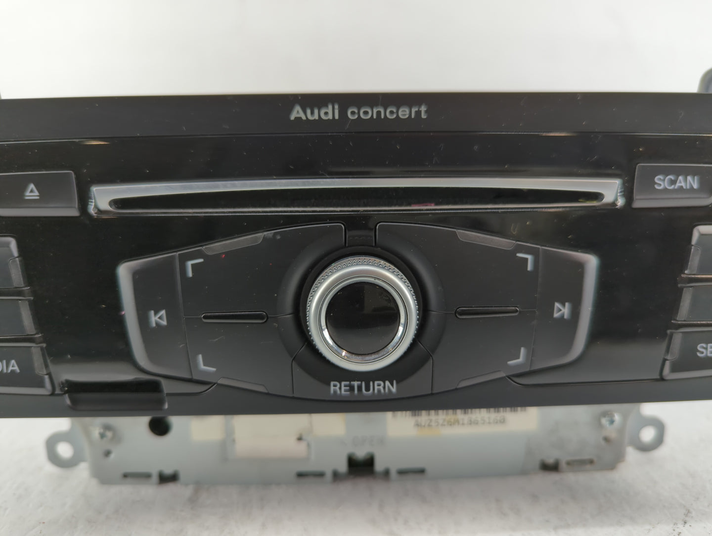 2013-2016 Audi A4 Radio AM FM Cd Player Receiver Replacement P/N:8R1 035 186 H 8R1 035 186 B Fits Fits 2013 2014 2015 2016 O