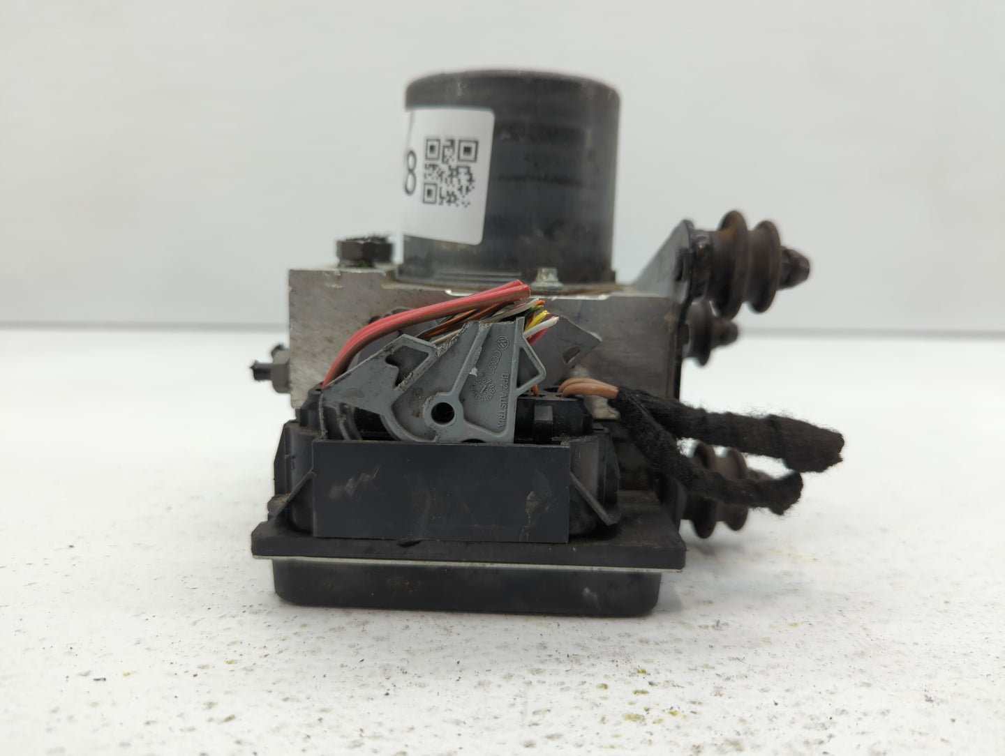 2013 Audi A4 ABS Pump Control Module Replacement P/N:8K0 614 517GM 8K0 907 379 CK Fits OEM Used Auto Parts - Oemusedautopart