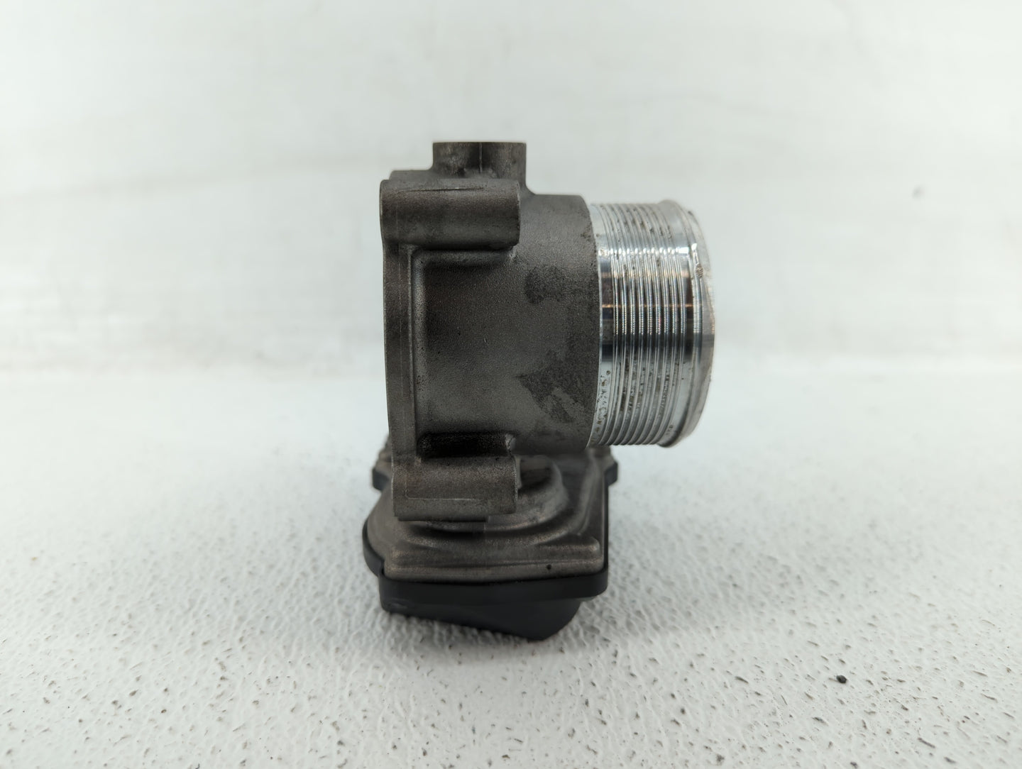 2005-2016 Audi A4 Throttle Body P/N:06F 133 062 Q 06F 133 062 J Fits OEM Used Auto Parts - Oemusedautoparts1.com