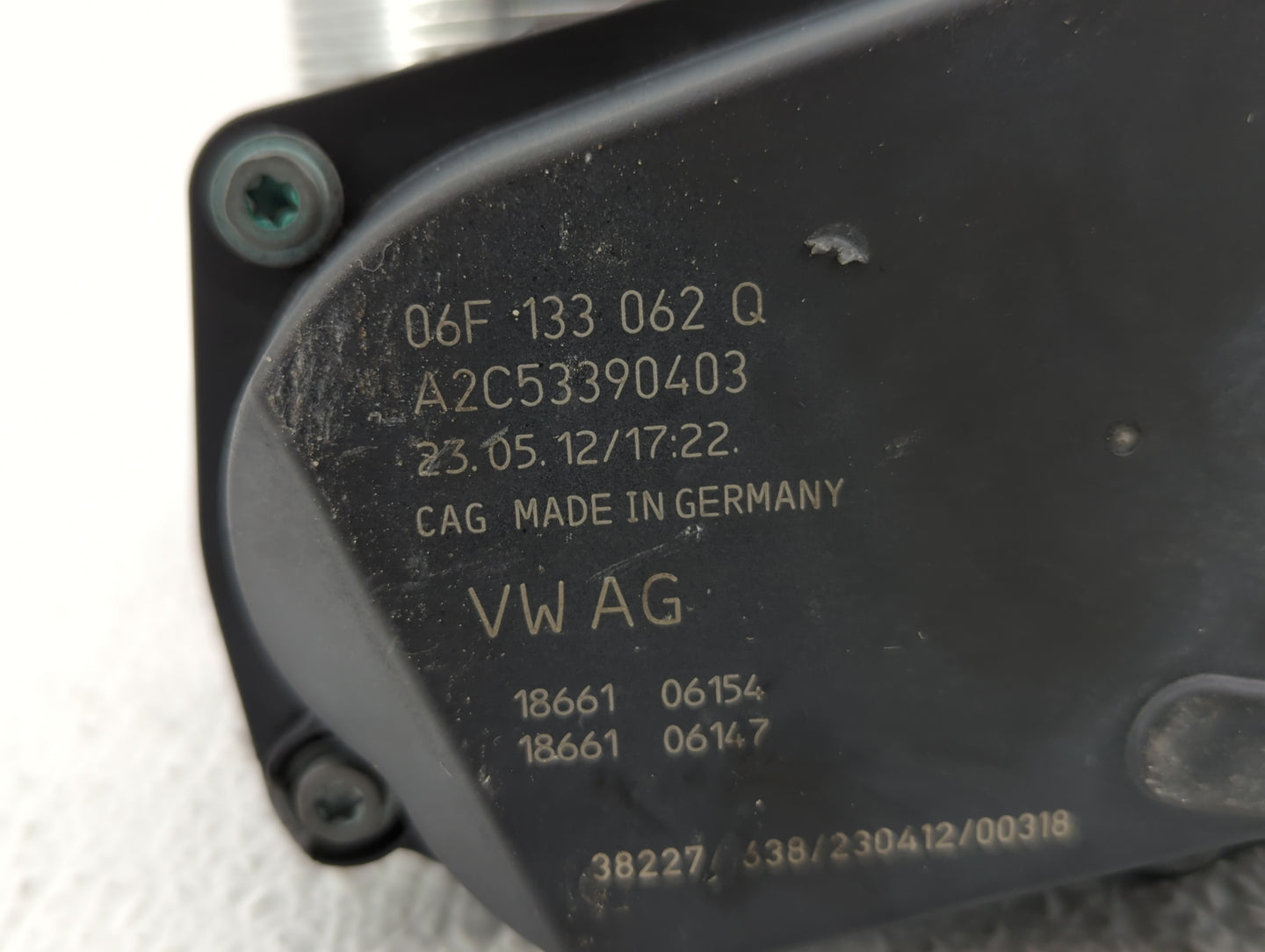 2005-2016 Audi A4 Throttle Body P/N:06F 133 062 Q 06F 133 062 J Fits OEM Used Auto Parts - Oemusedautoparts1.com