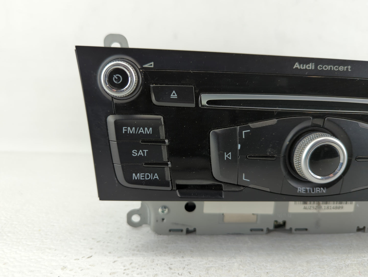 2013-2016 Audi A4 Radio AM FM Cd Player Receiver Replacement P/N:8R1 035 186 H 8R1 035 186 B Fits Fits 2013 2014 2015 2016 O