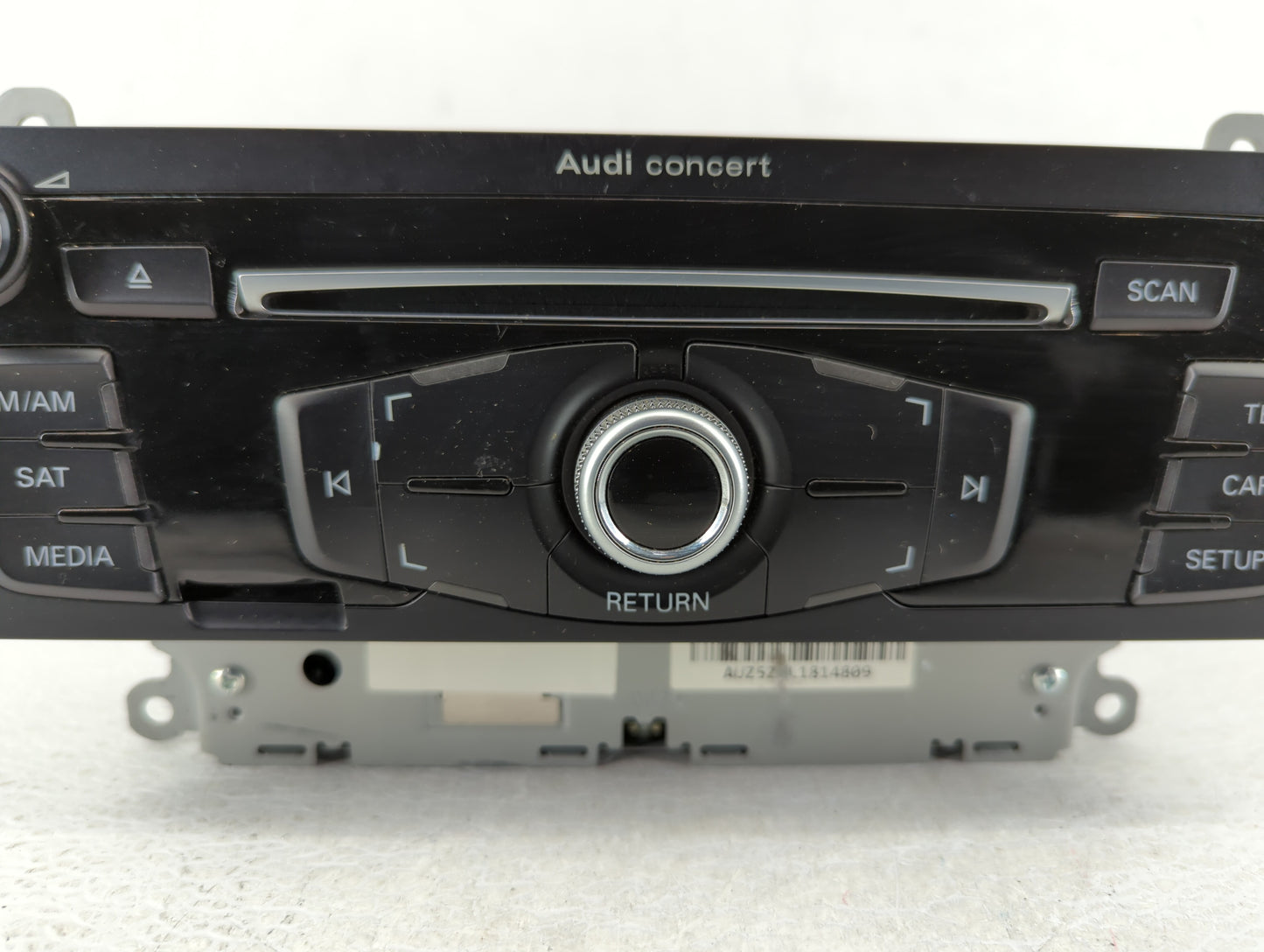 2013-2016 Audi A4 Radio AM FM Cd Player Receiver Replacement P/N:8R1 035 186 H 8R1 035 186 B Fits Fits 2013 2014 2015 2016 O