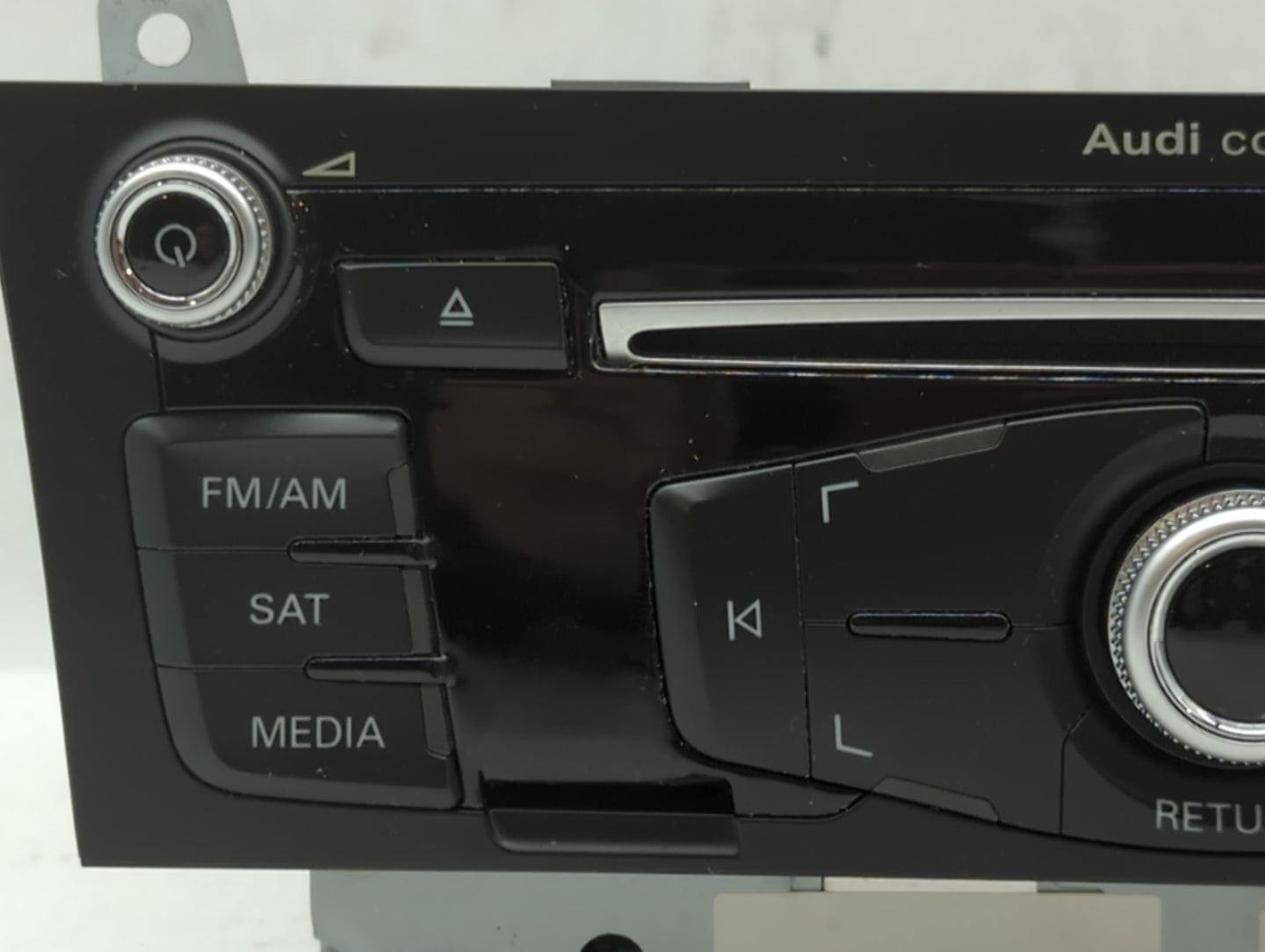 2013-2016 Audi A4 Am Fm Cd Player Radio Receiver - Oemusedautoparts1.com