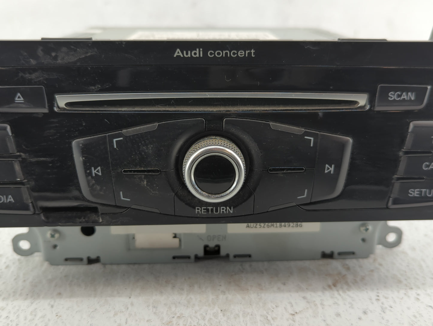 2013-2016 Audi A4 Am Fm Cd Player Radio Receiver - Oemusedautoparts1.com