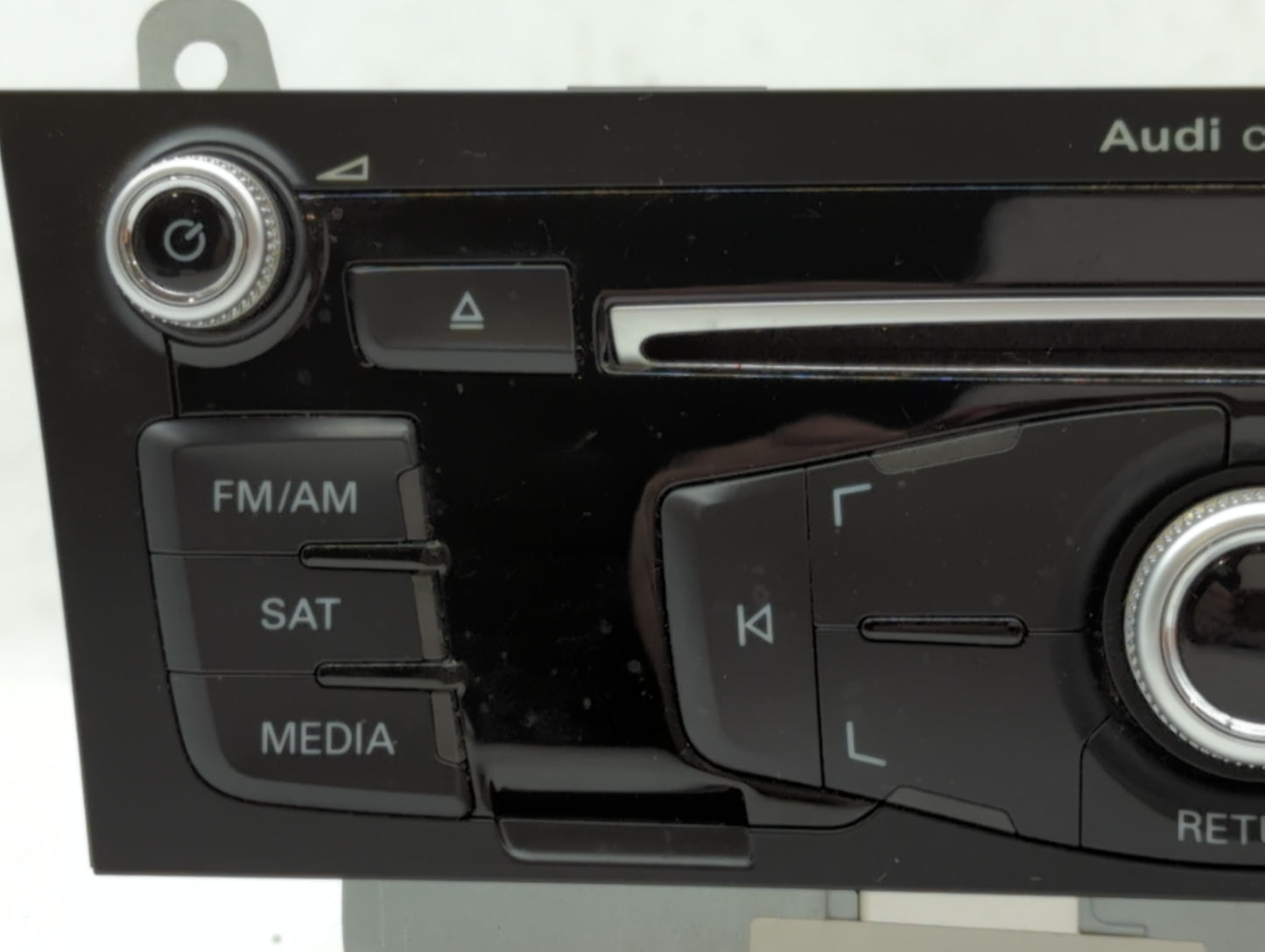 2013 Audi A4 Radio AM FM Cd Player Receiver Replacement P/N:8R1 035 186 Q 8R1 035 186 H Fits Fits 2014 2015 2016 OEM Used Au