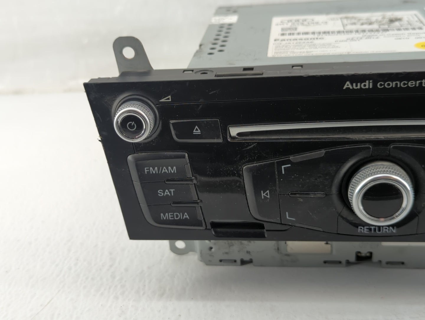 2013-2016 Audi A4 Am Fm Cd Player Radio Receiver - Oemusedautoparts1.com