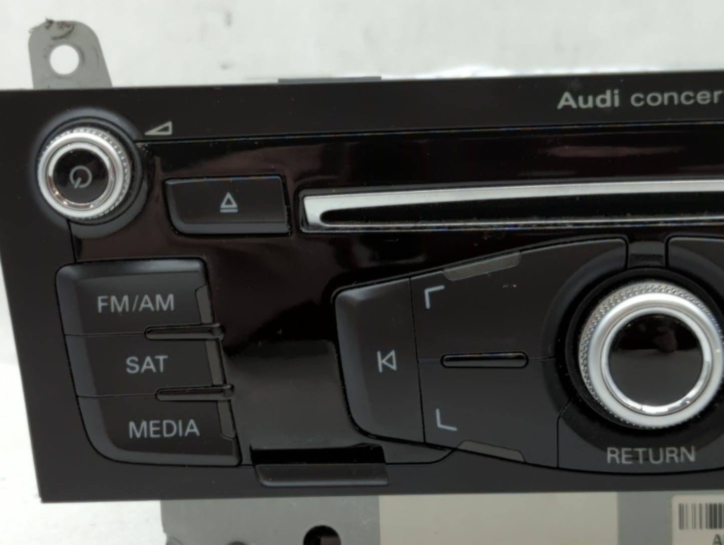 2013-2013 Audi A4 Am Fm Cd Player Radio Receiver - Oemusedautoparts1.com