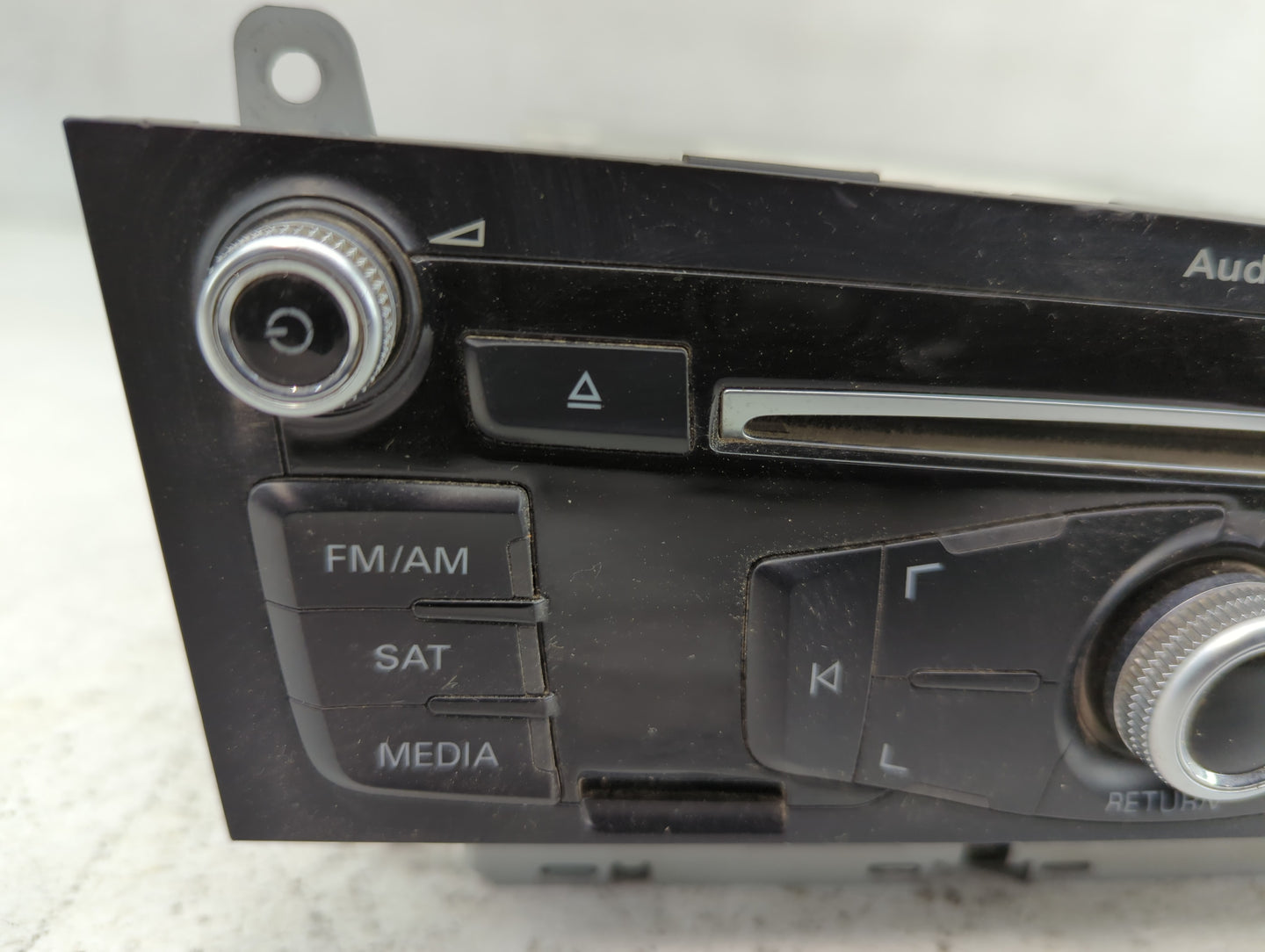 2013-2013 Audi A4 Am Fm Cd Player Radio Receiver - Oemusedautoparts1.com
