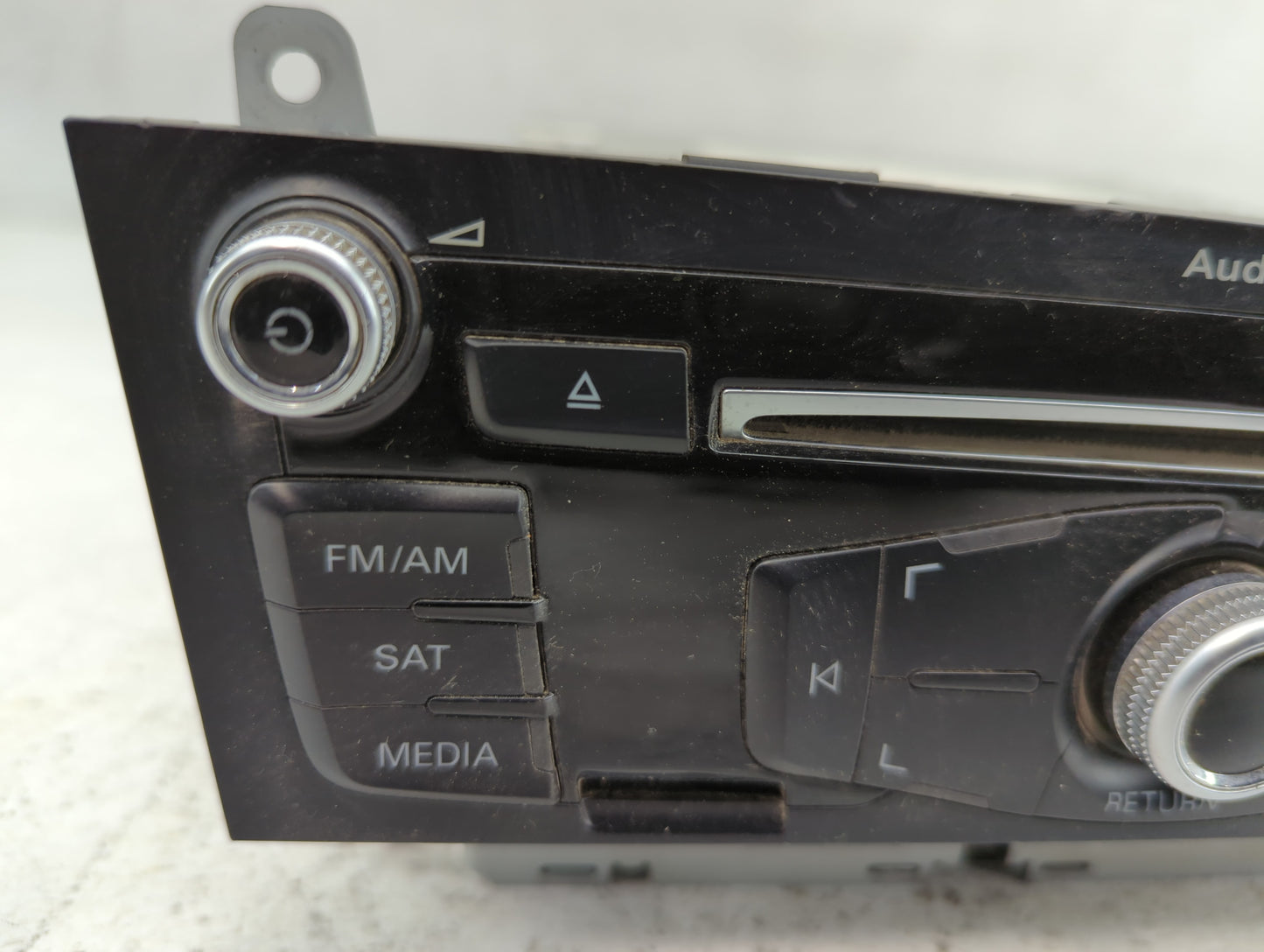 2013-2013 Audi A4 Am Fm Cd Player Radio Receiver - Oemusedautoparts1.com