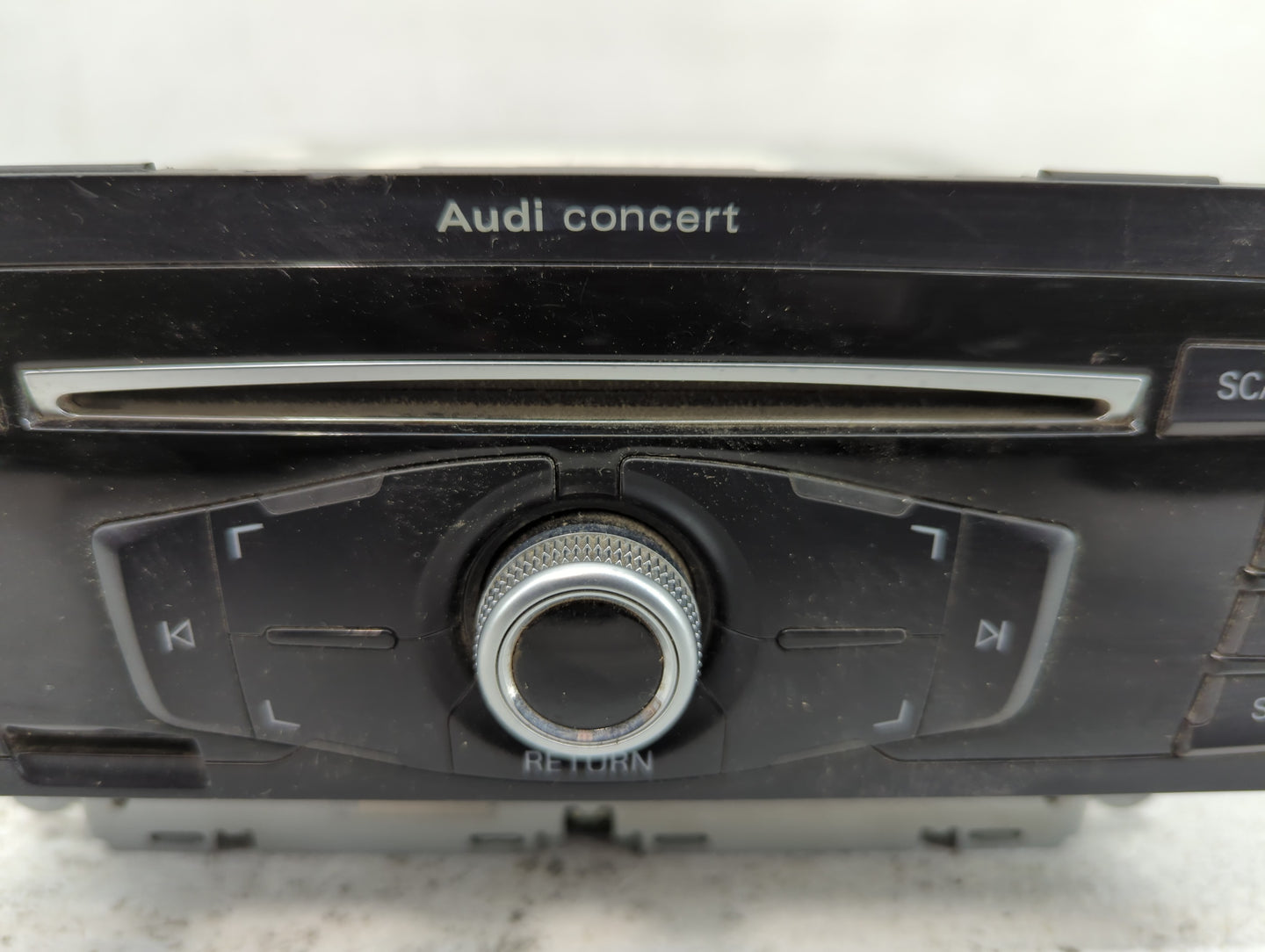2013-2013 Audi A4 Am Fm Cd Player Radio Receiver - Oemusedautoparts1.com