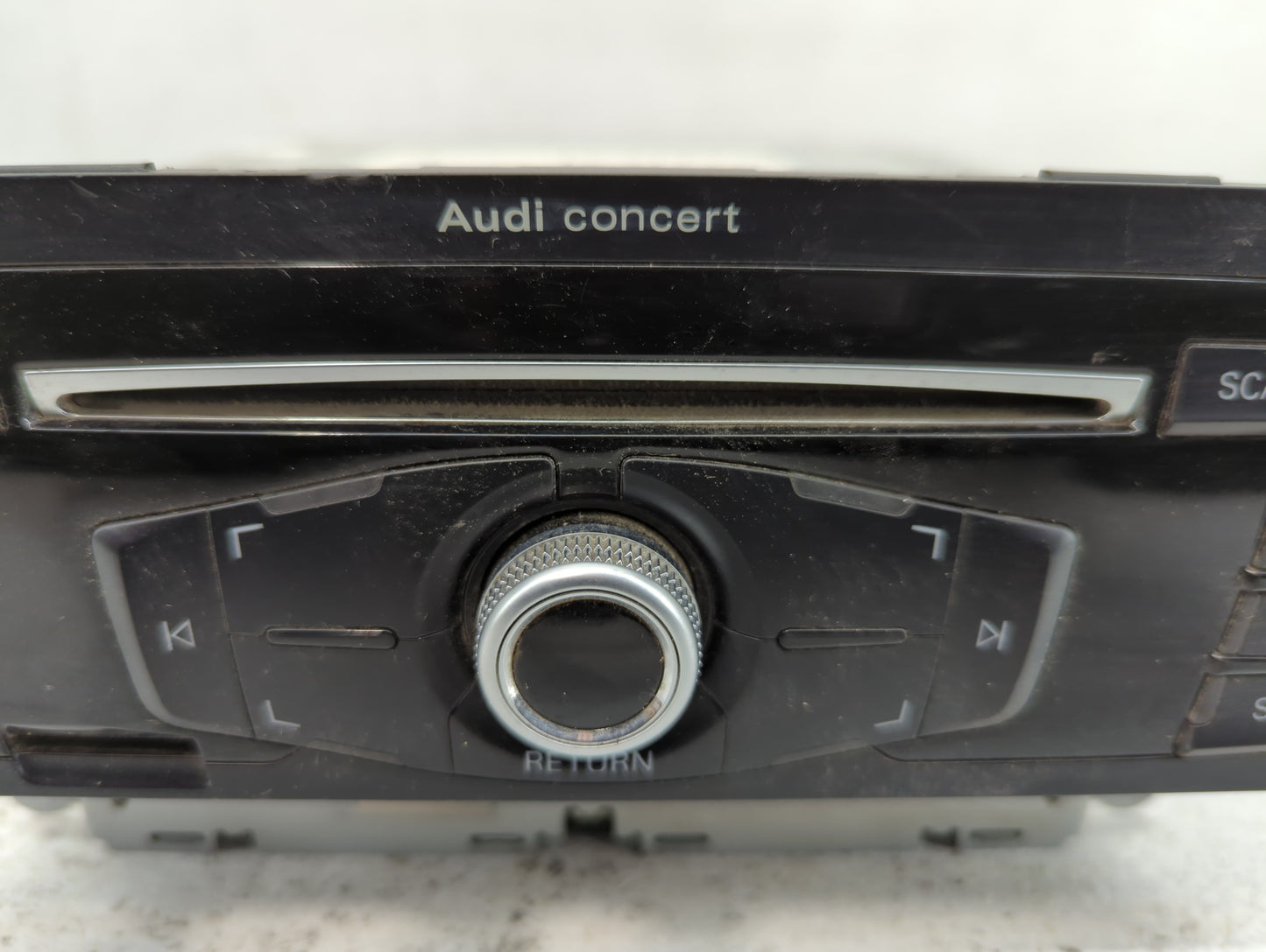 2013-2013 Audi A4 Am Fm Cd Player Radio Receiver - Oemusedautoparts1.com