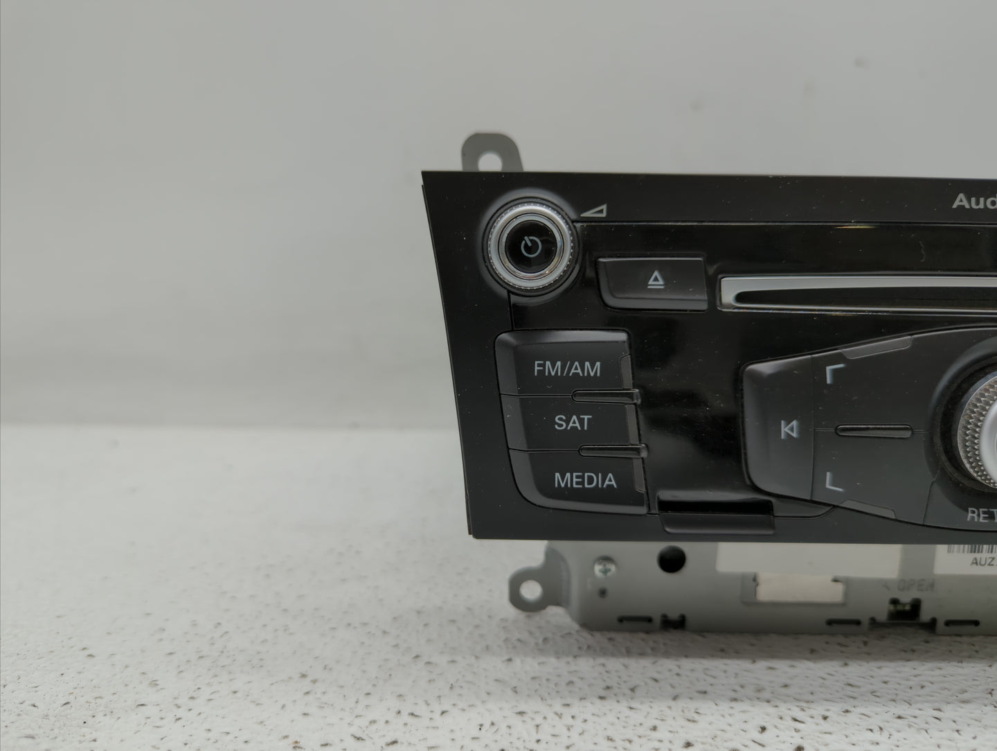 2013-2016 Audi A4 Quattro Radio AM FM Cd Player Receiver Replacement P/N:8R1 035 186 B 8R1 035 186 Q Fits Fits 2013 2014 201