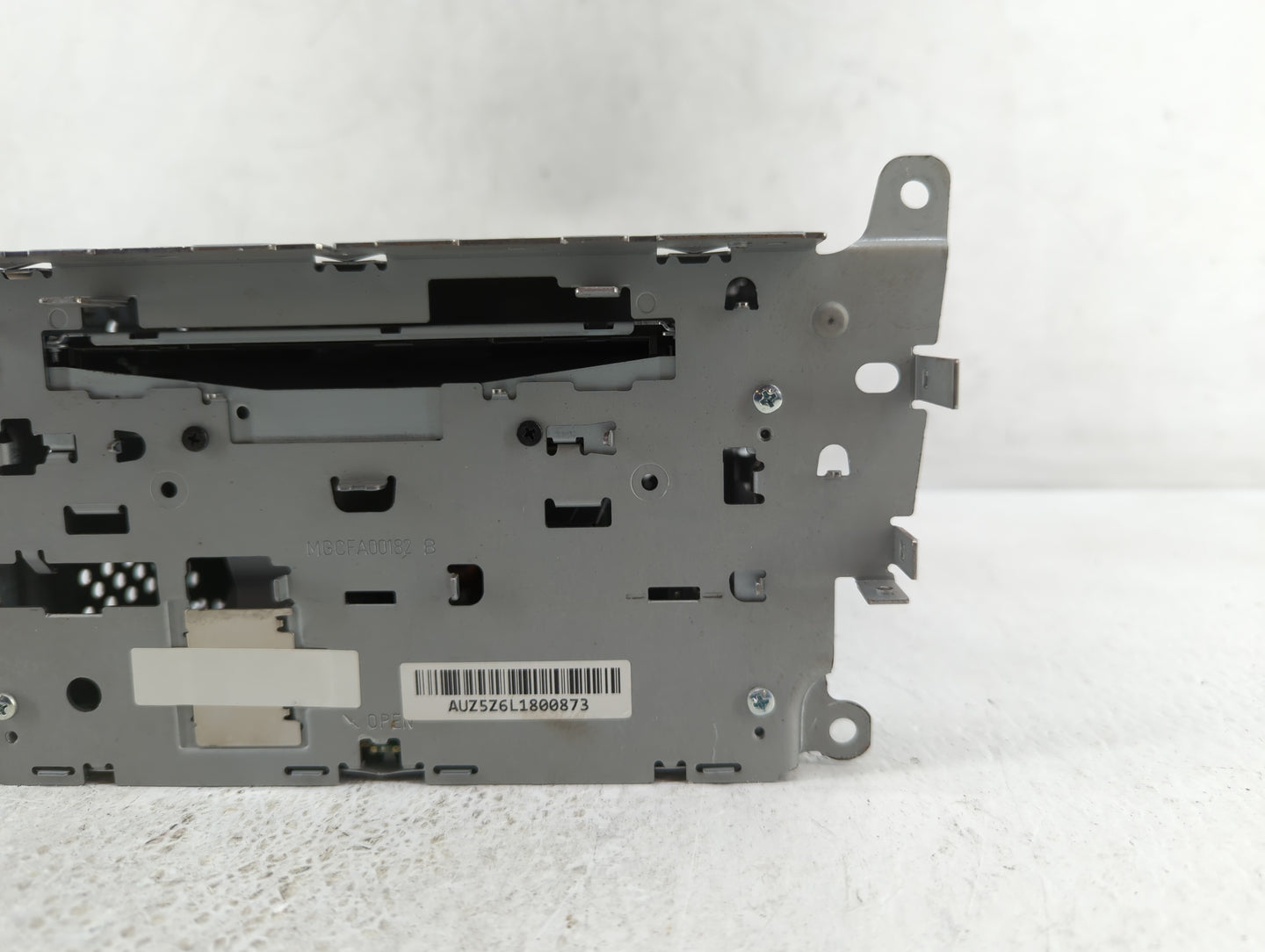 2013-2016 Audi A4 Quattro Radio AM FM Cd Player Receiver Replacement P/N:8R1 035 186 H 8R1 035 186 B Fits Fits 2013 2014 201