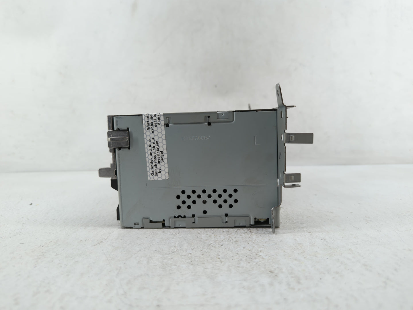 2013-2016 Audi A4 Quattro Radio AM FM Cd Player Receiver Replacement P/N:8R1 035 186 H 8R1 035 186 B Fits Fits 2013 2014 201