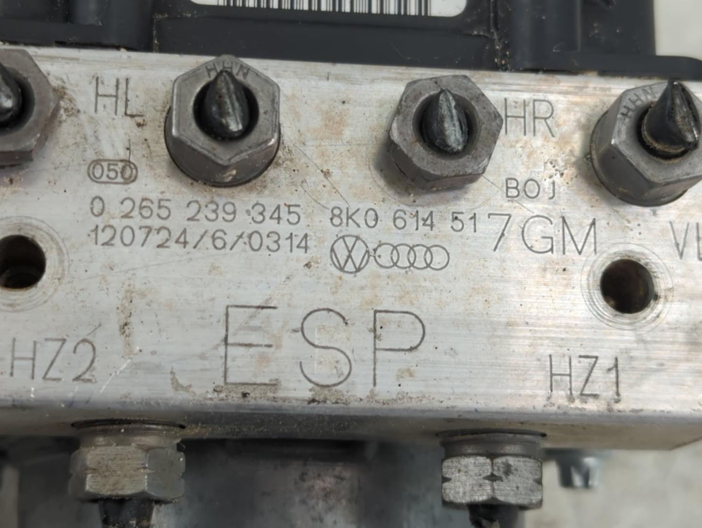 2013 Audi A5 ABS Pump Control Module Replacement P/N:8K0 614 517 GM Fits OEM Used Auto Parts - Oemusedautoparts1.com