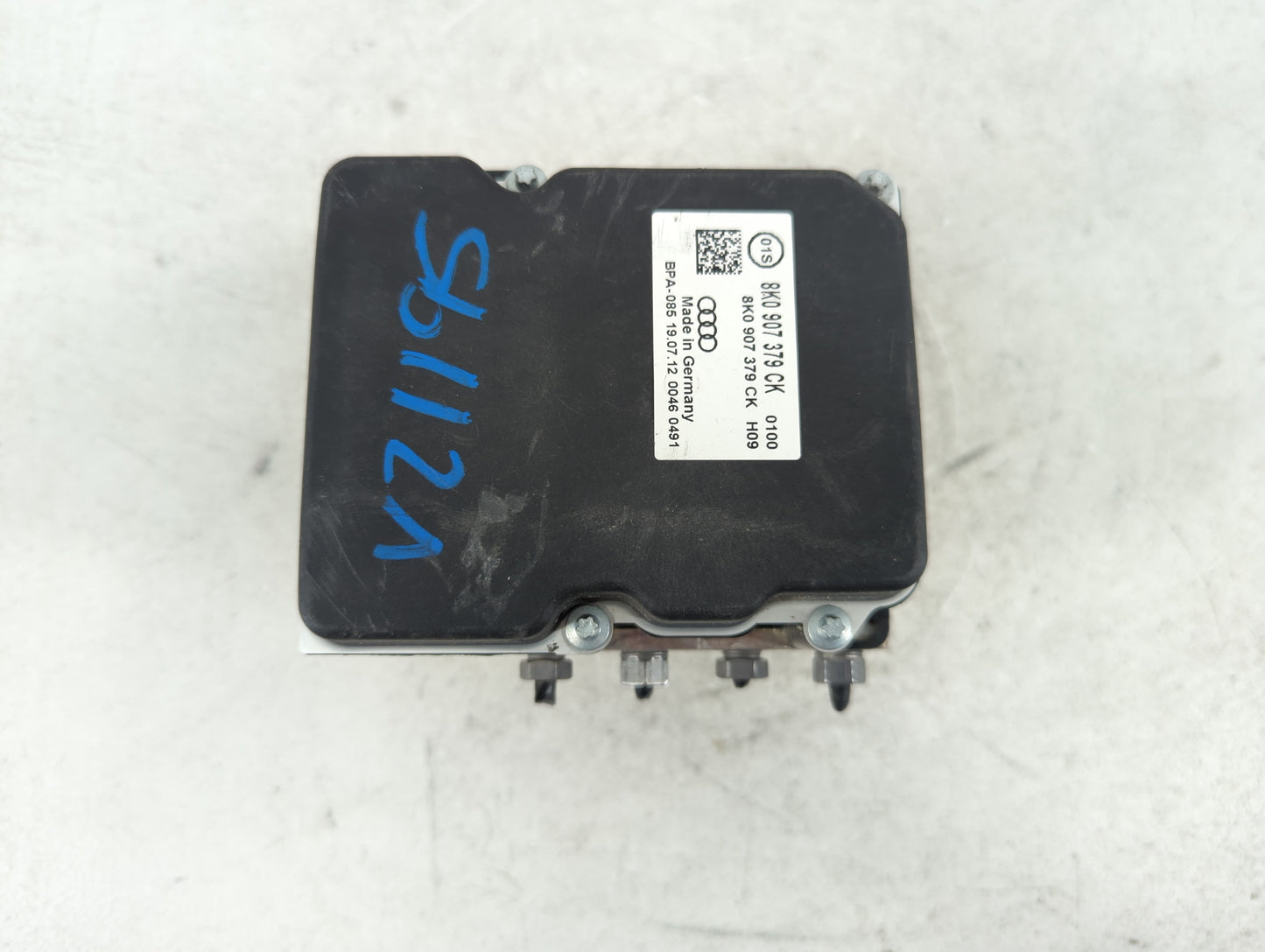 2013 Audi A5 ABS Pump Control Module Replacement P/N:8K0 614 517 GM Fits OEM Used Auto Parts - Oemusedautoparts1.com